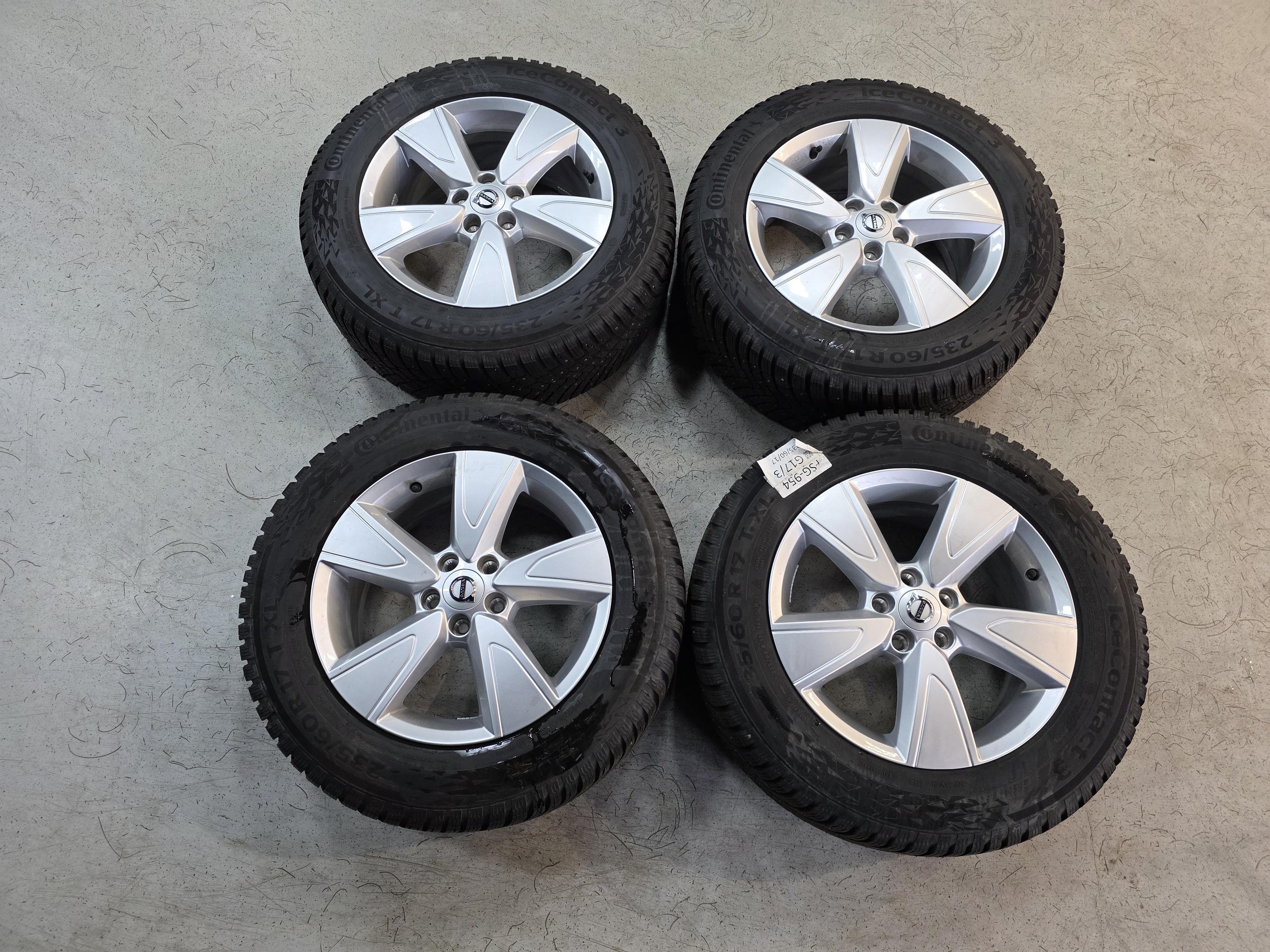 Volvo XC40 12