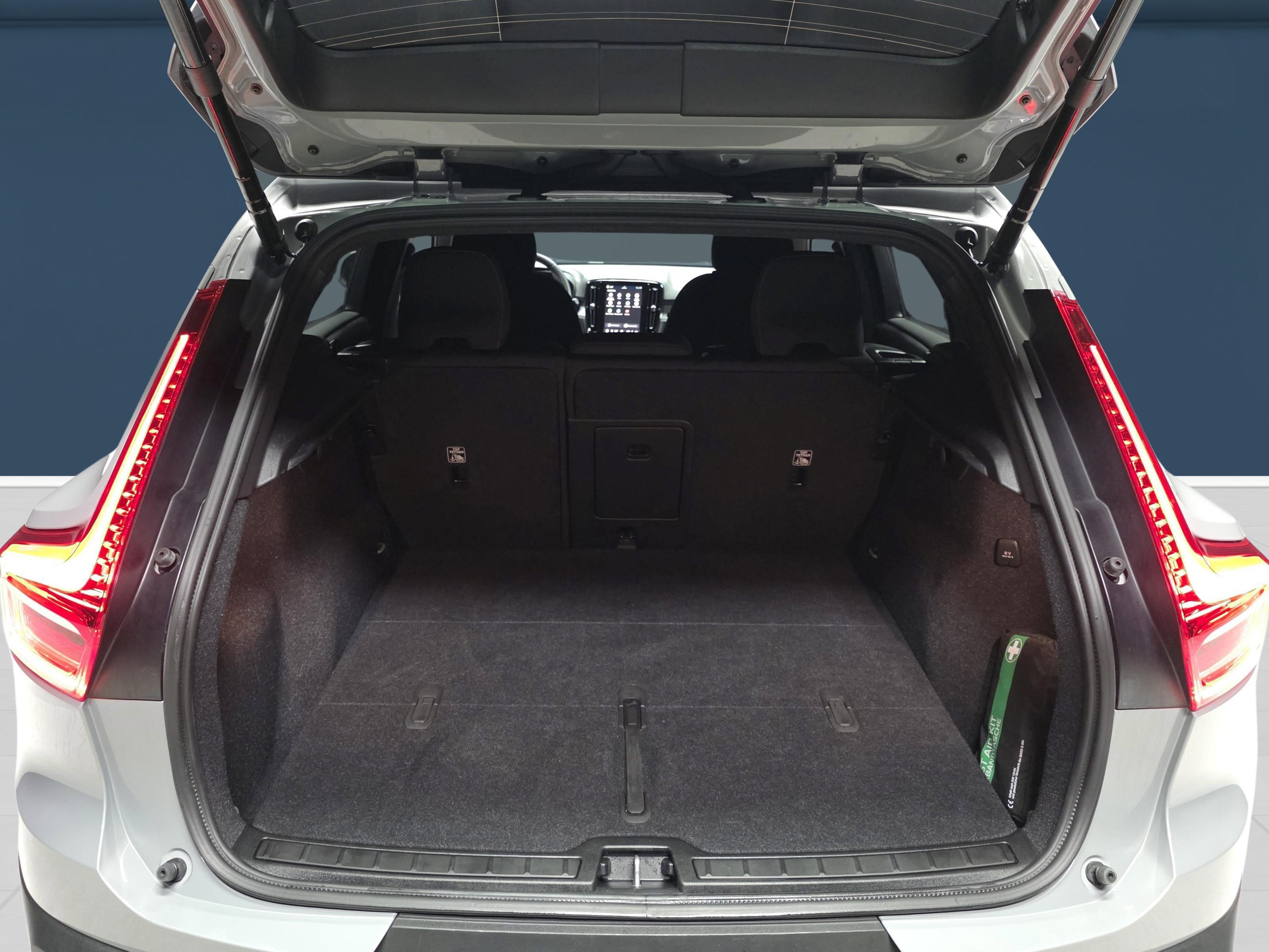 Volvo XC40 11