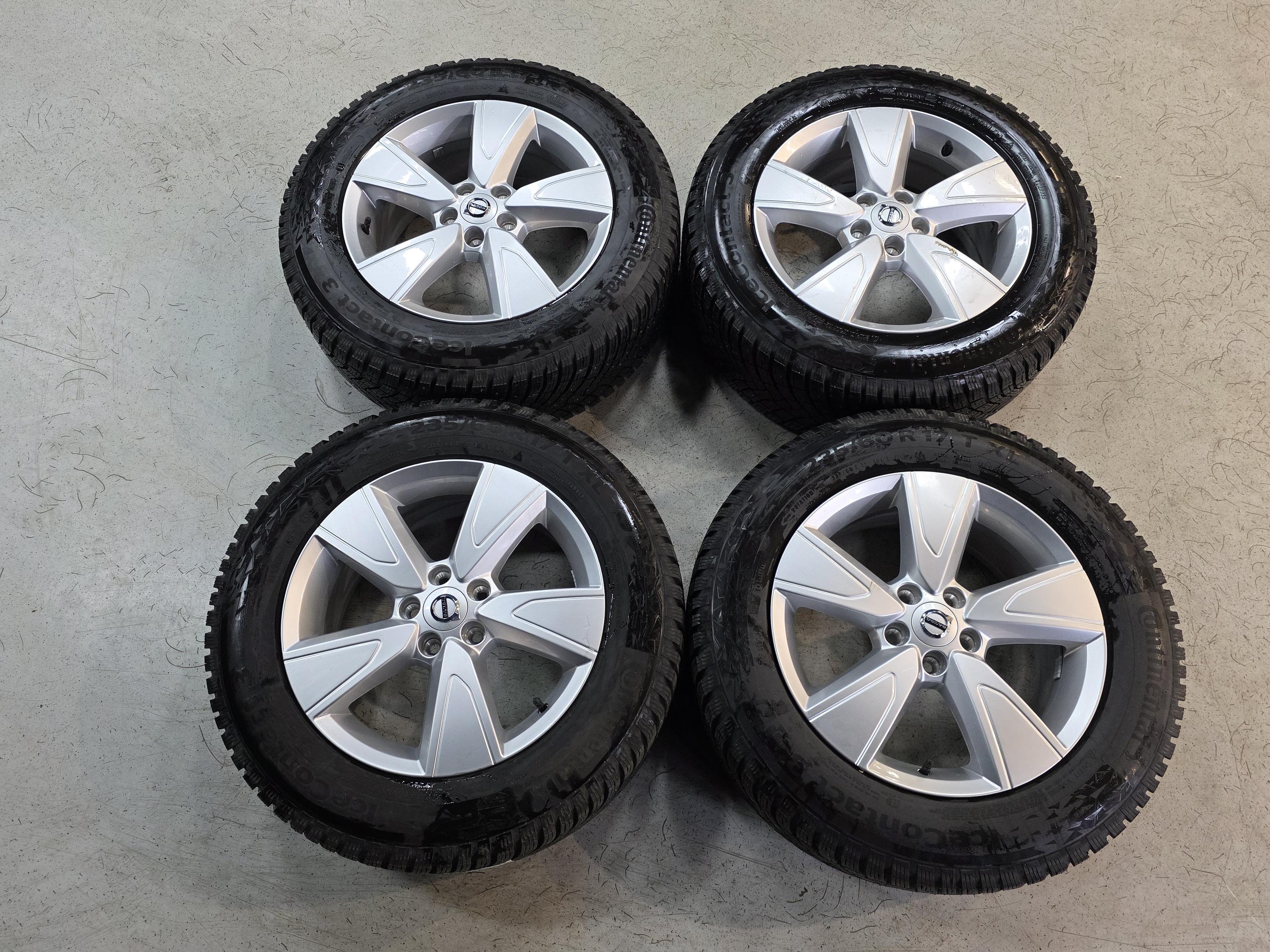 Volvo XC40 12