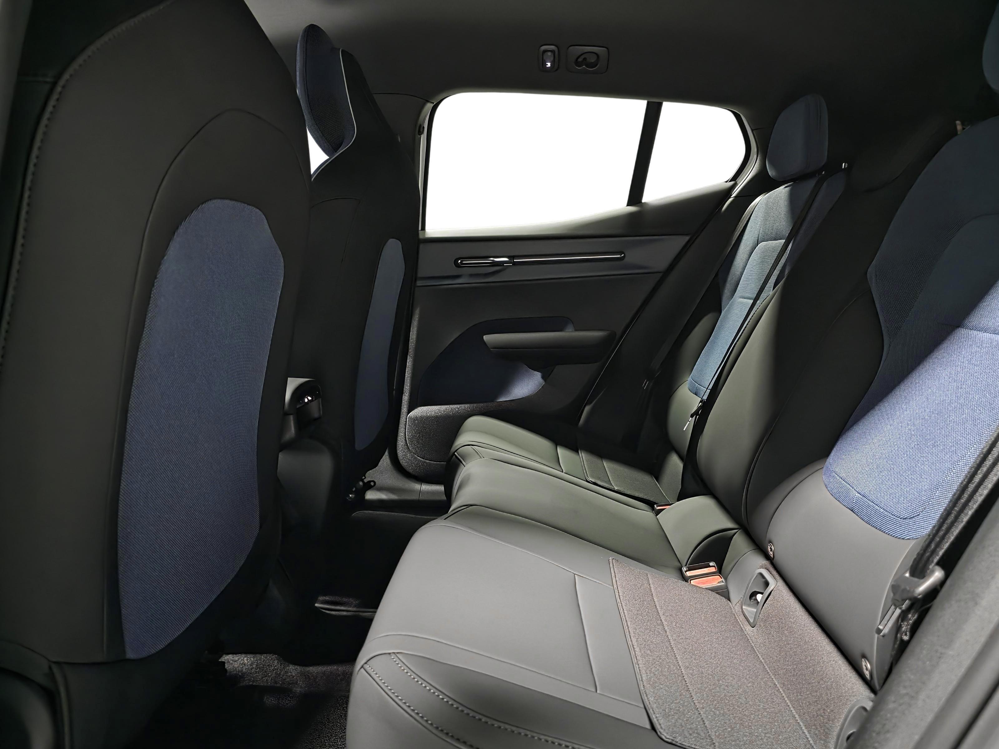 Volvo EX30 9