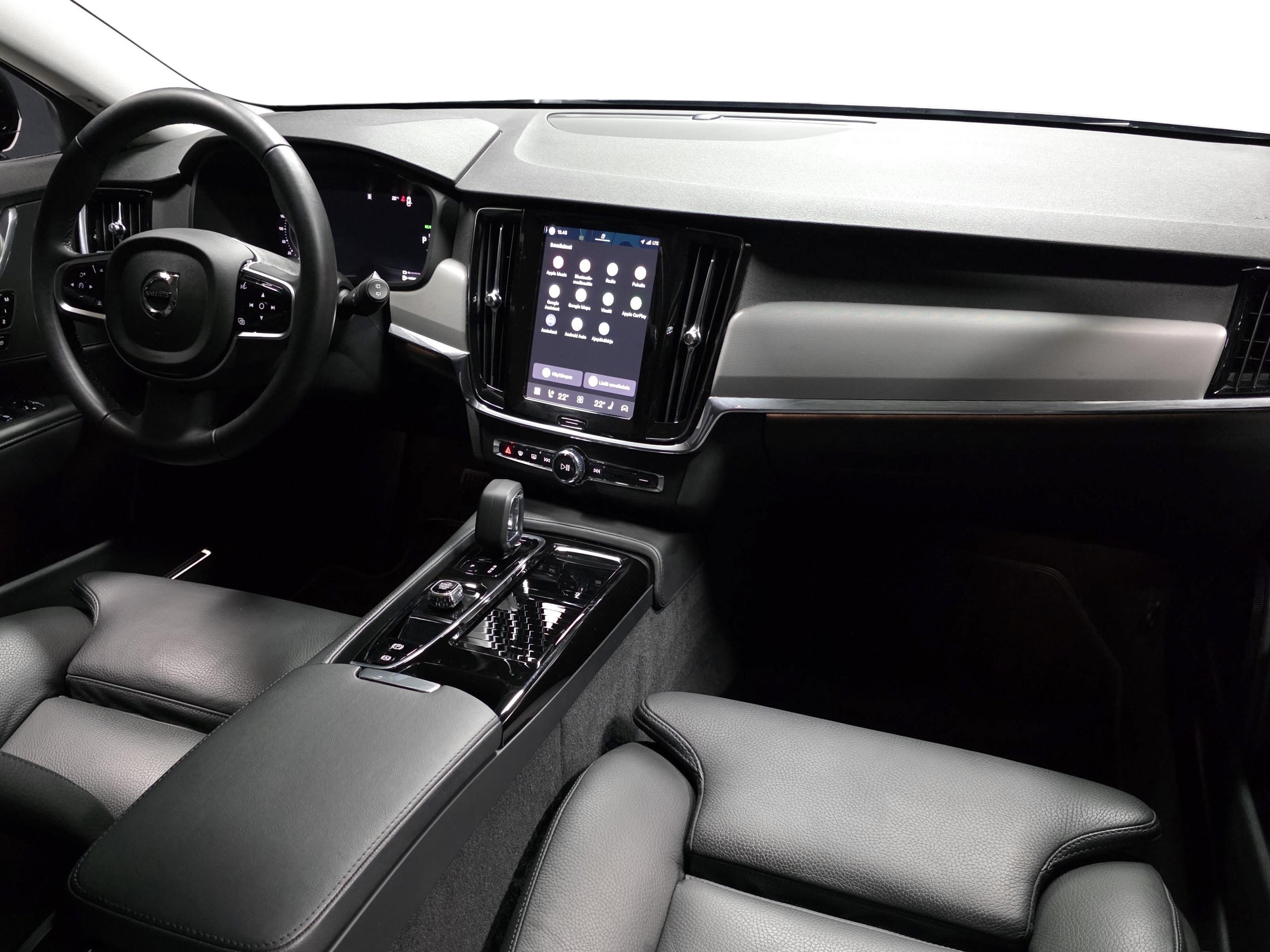 Volvo V90 17