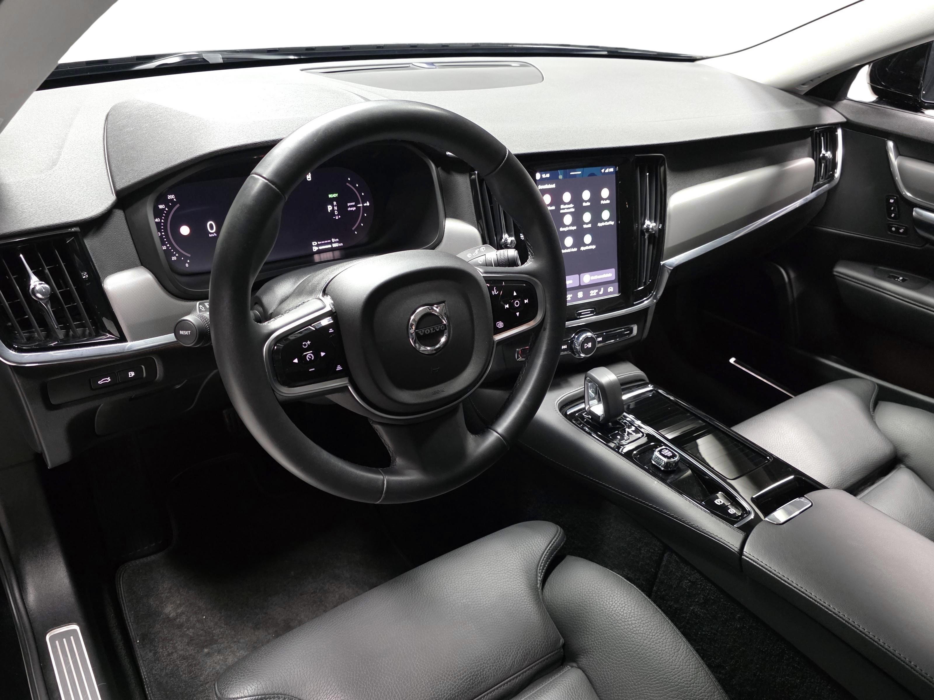 Volvo V90 8
