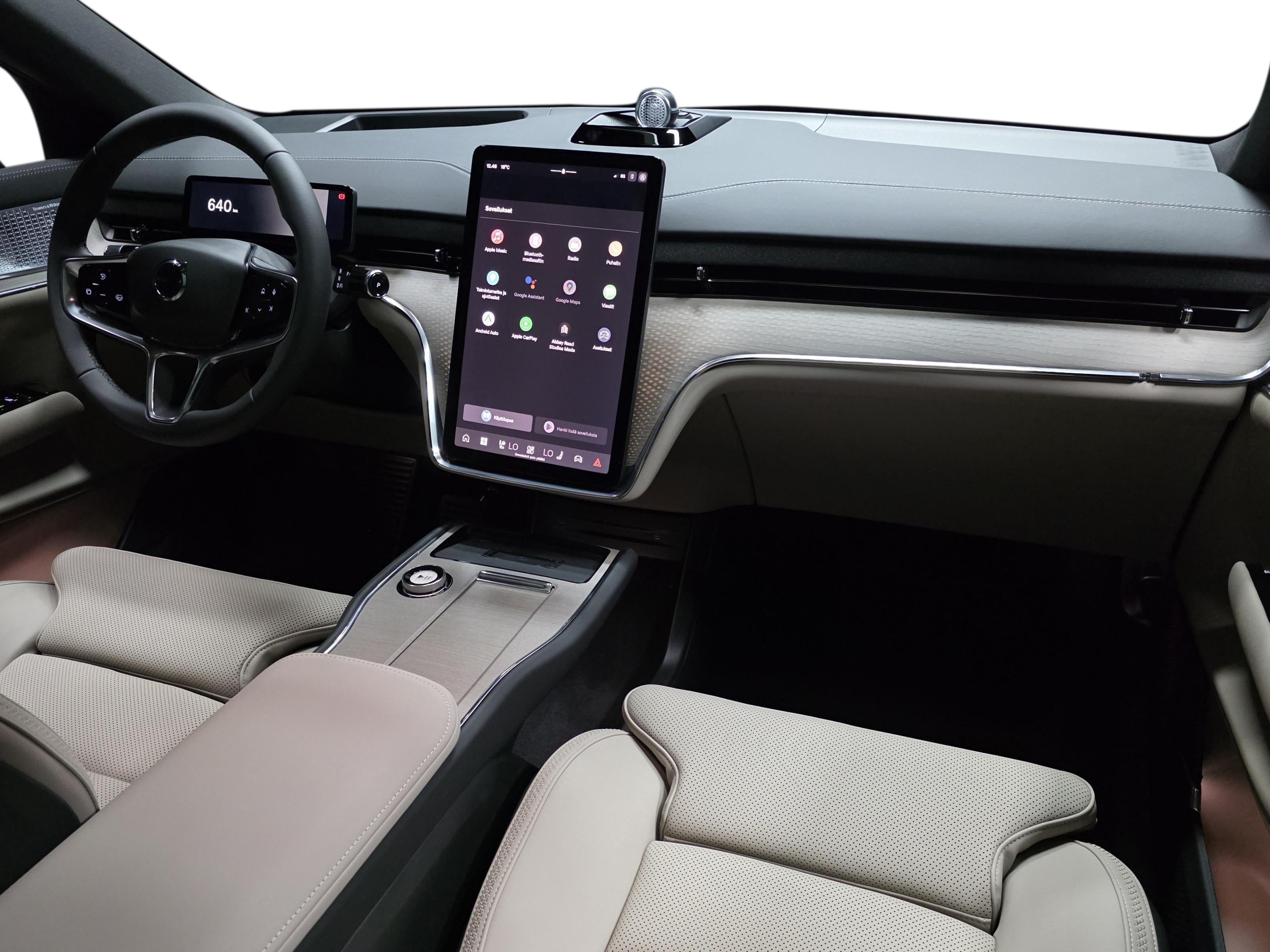 Volvo EX90 17