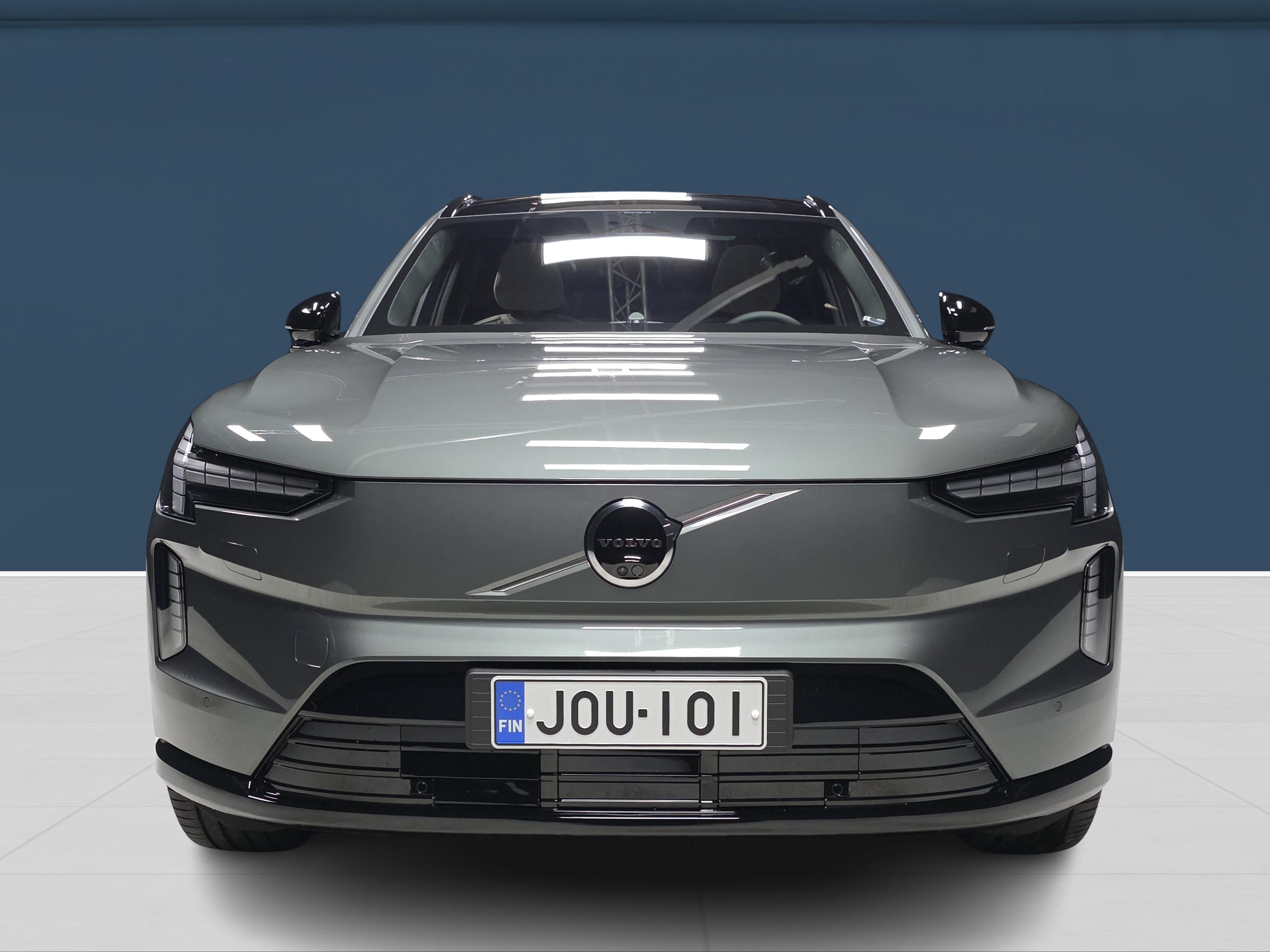 Volvo EX90 2