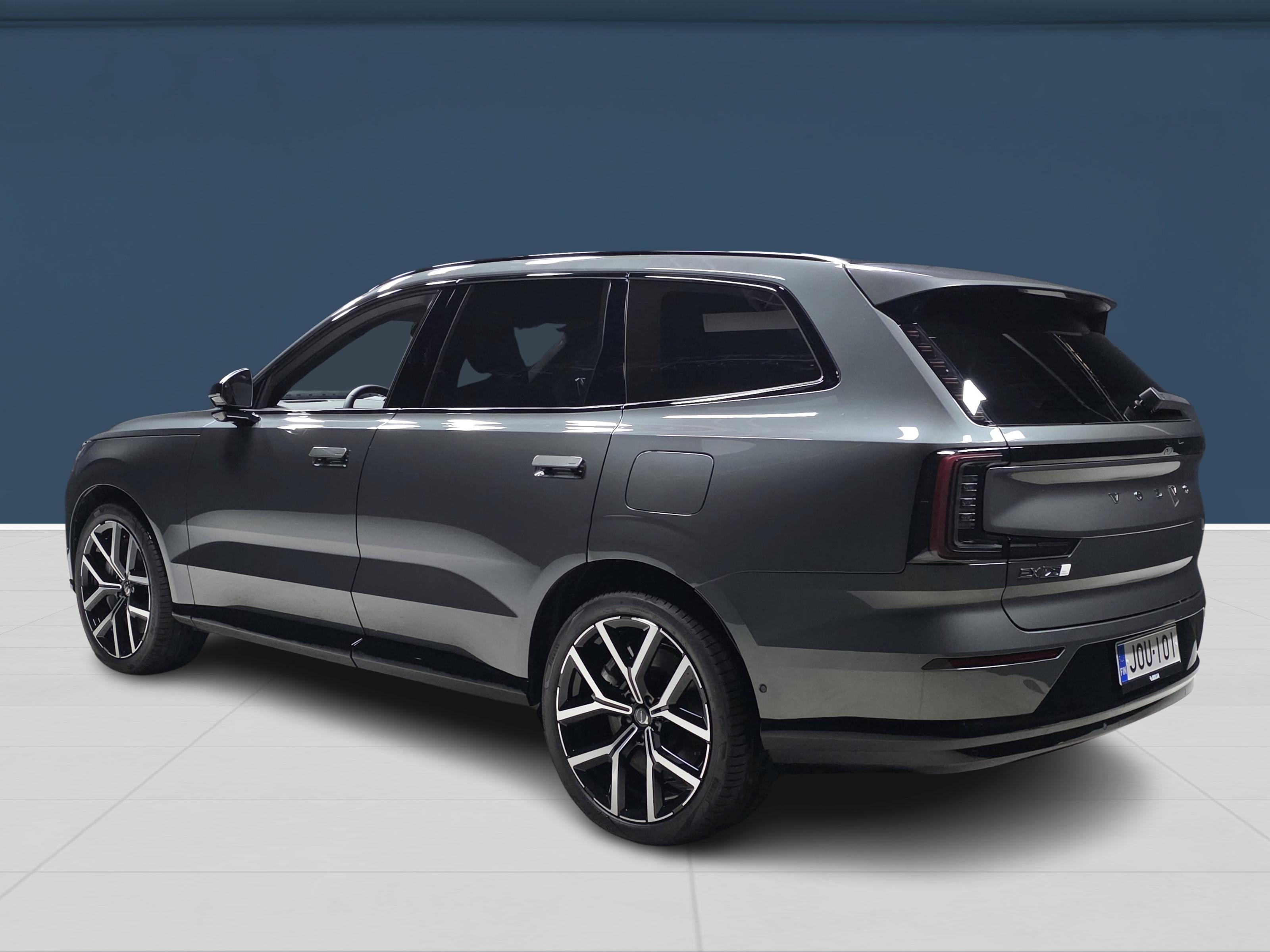 Volvo EX90 6
