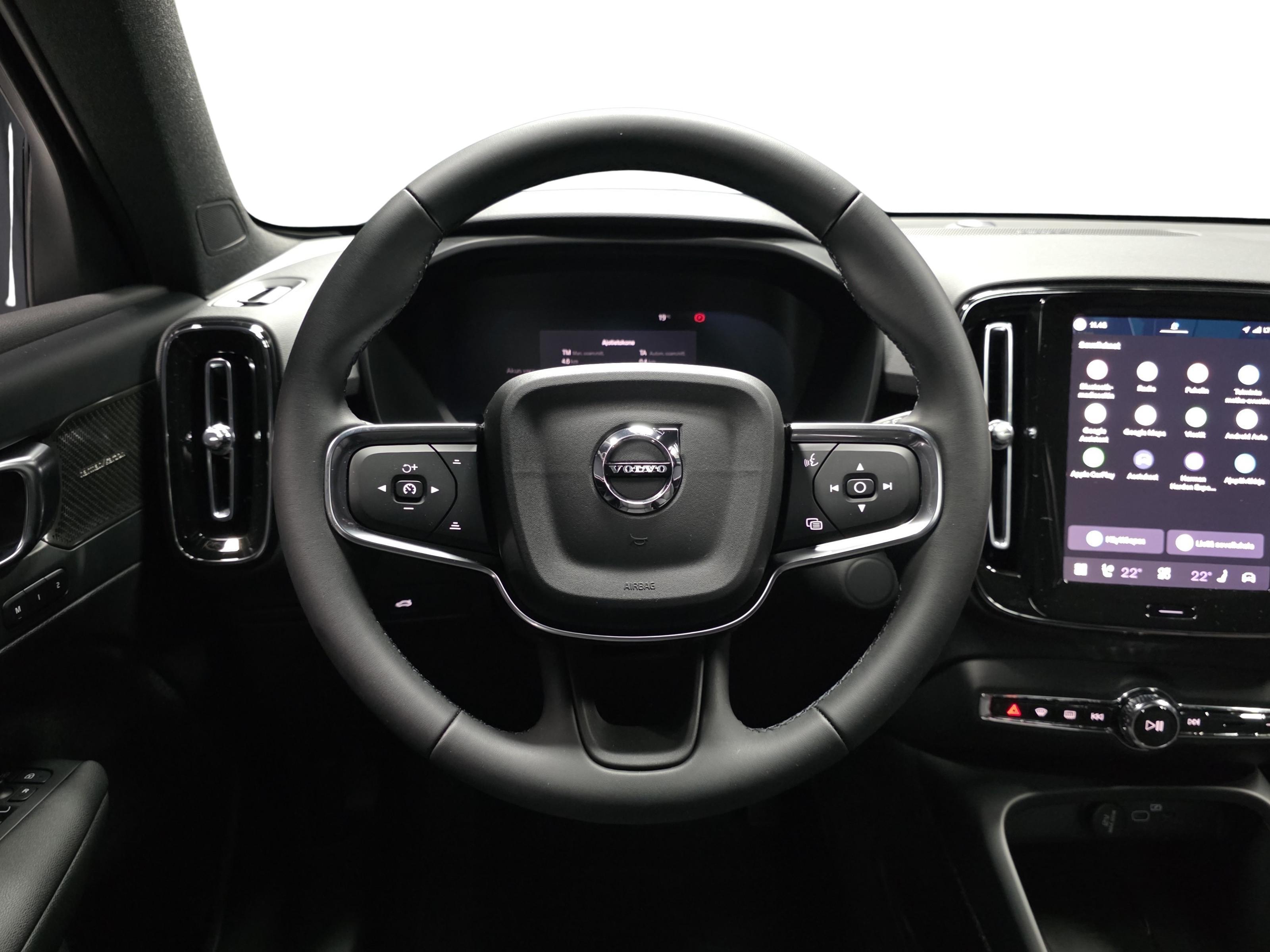 Volvo EX40 10