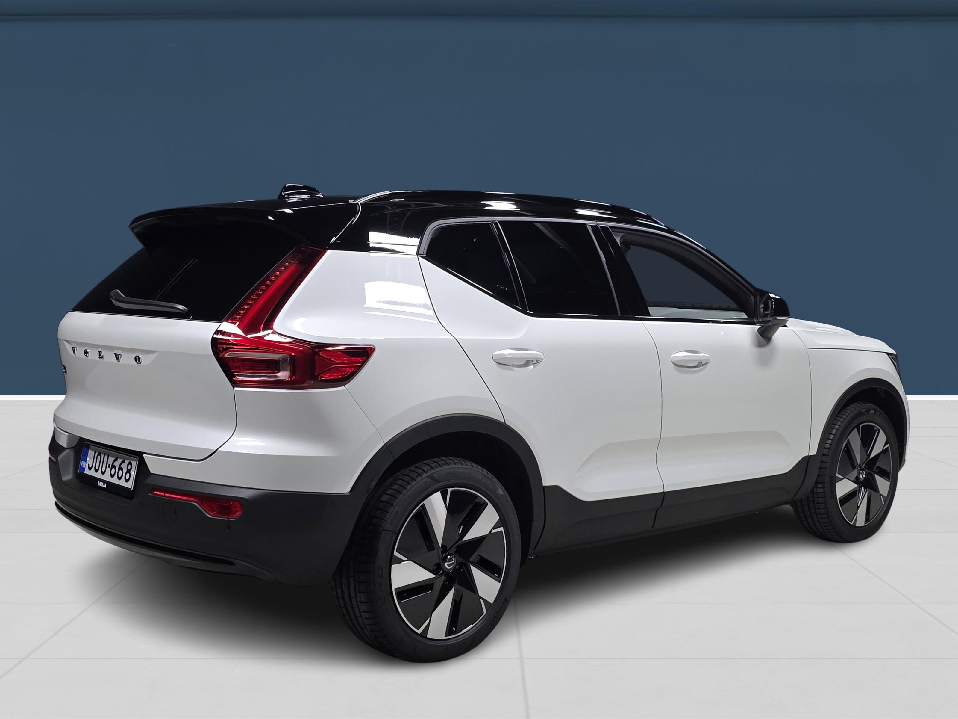 Volvo EX40 4