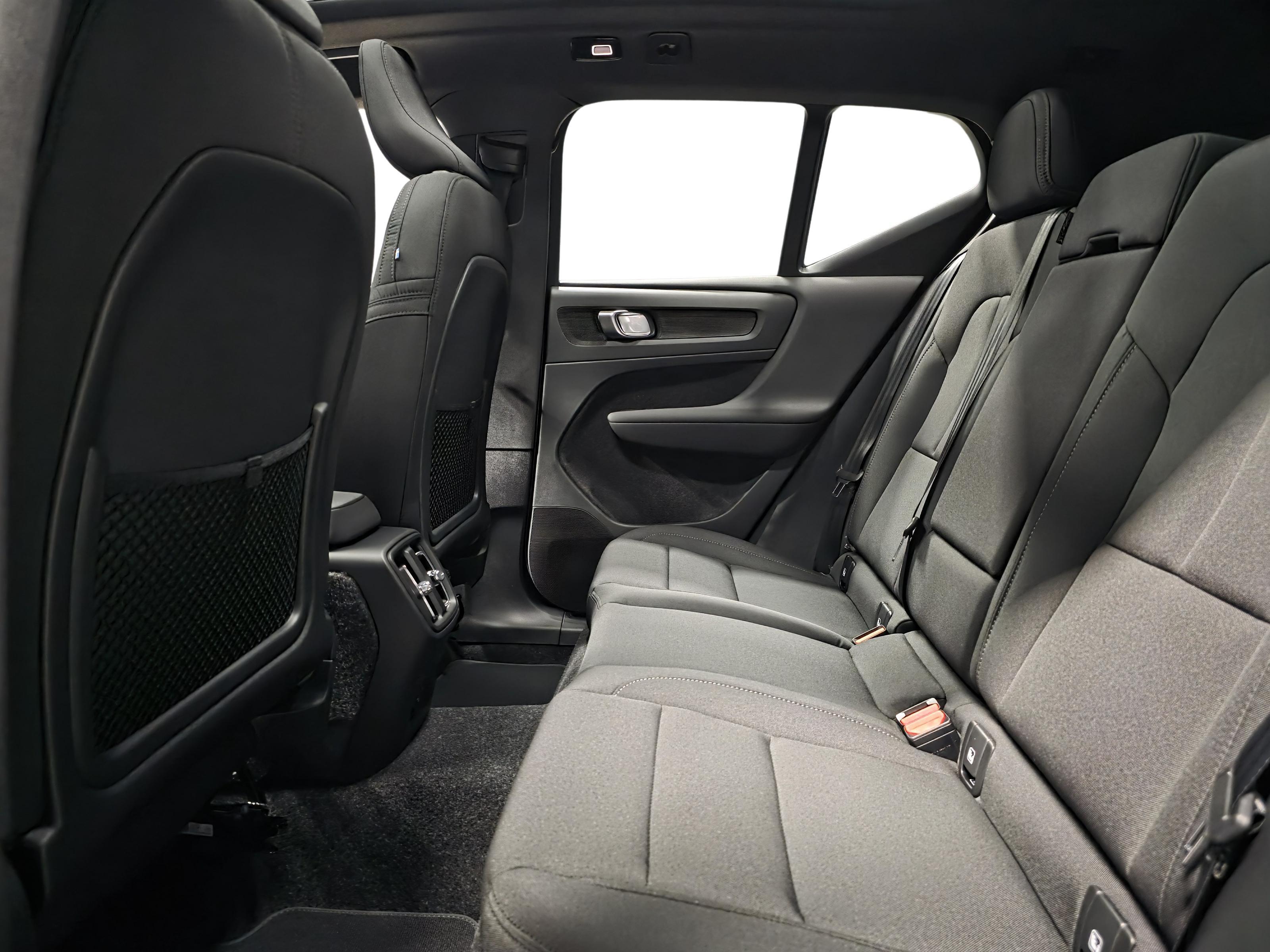 Volvo EX40 9