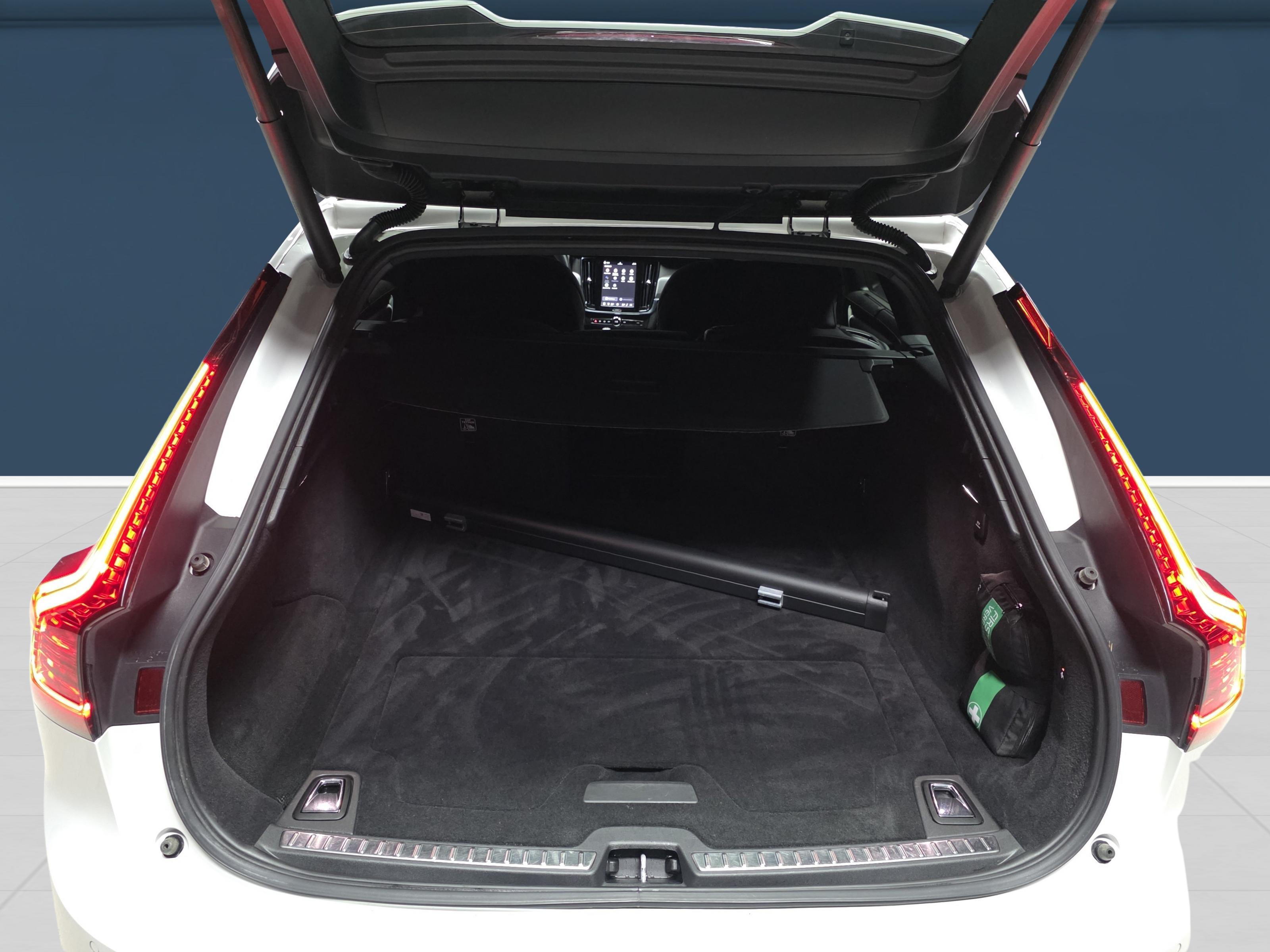 Volvo V90 11