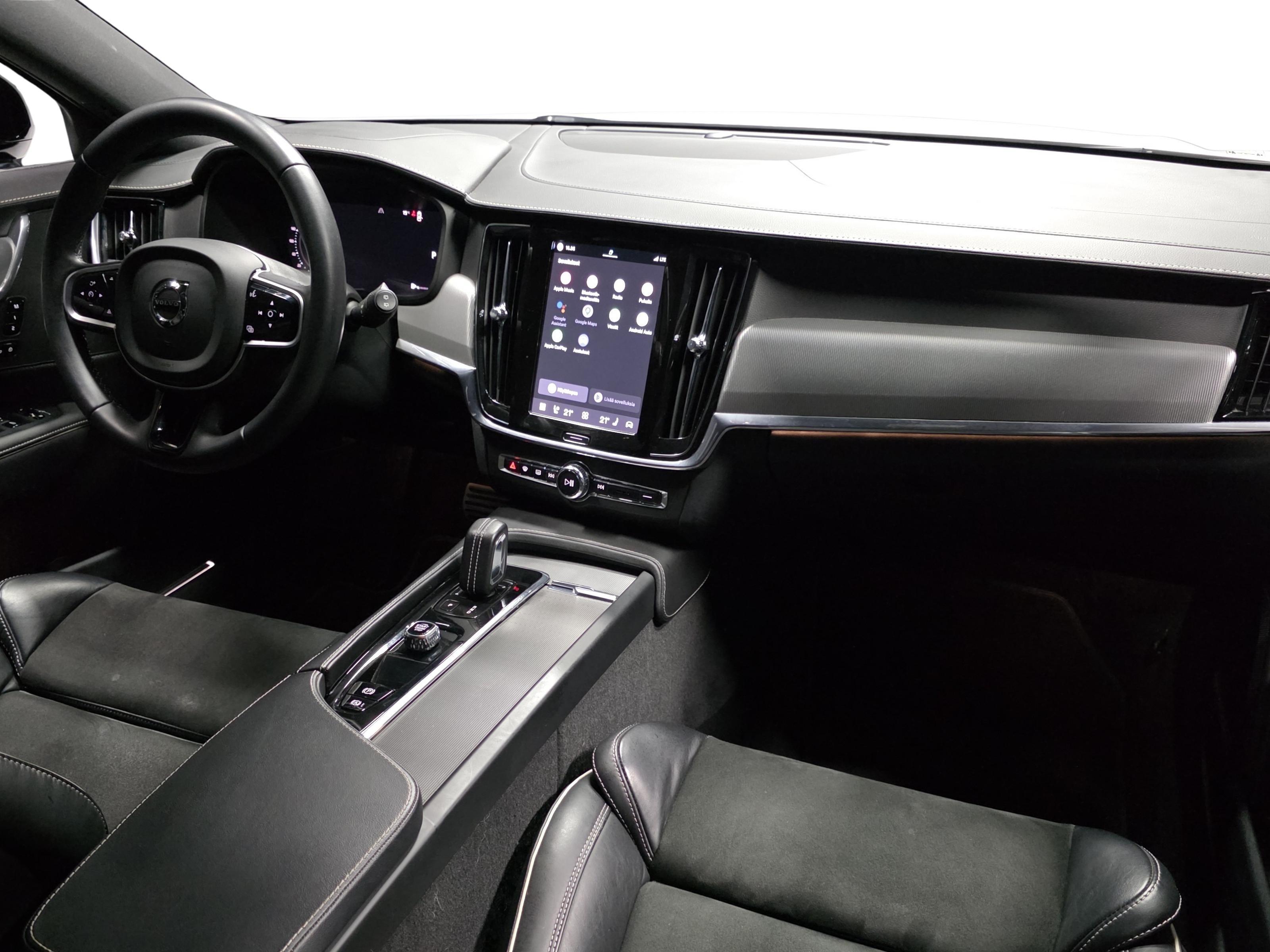 Volvo V90 16