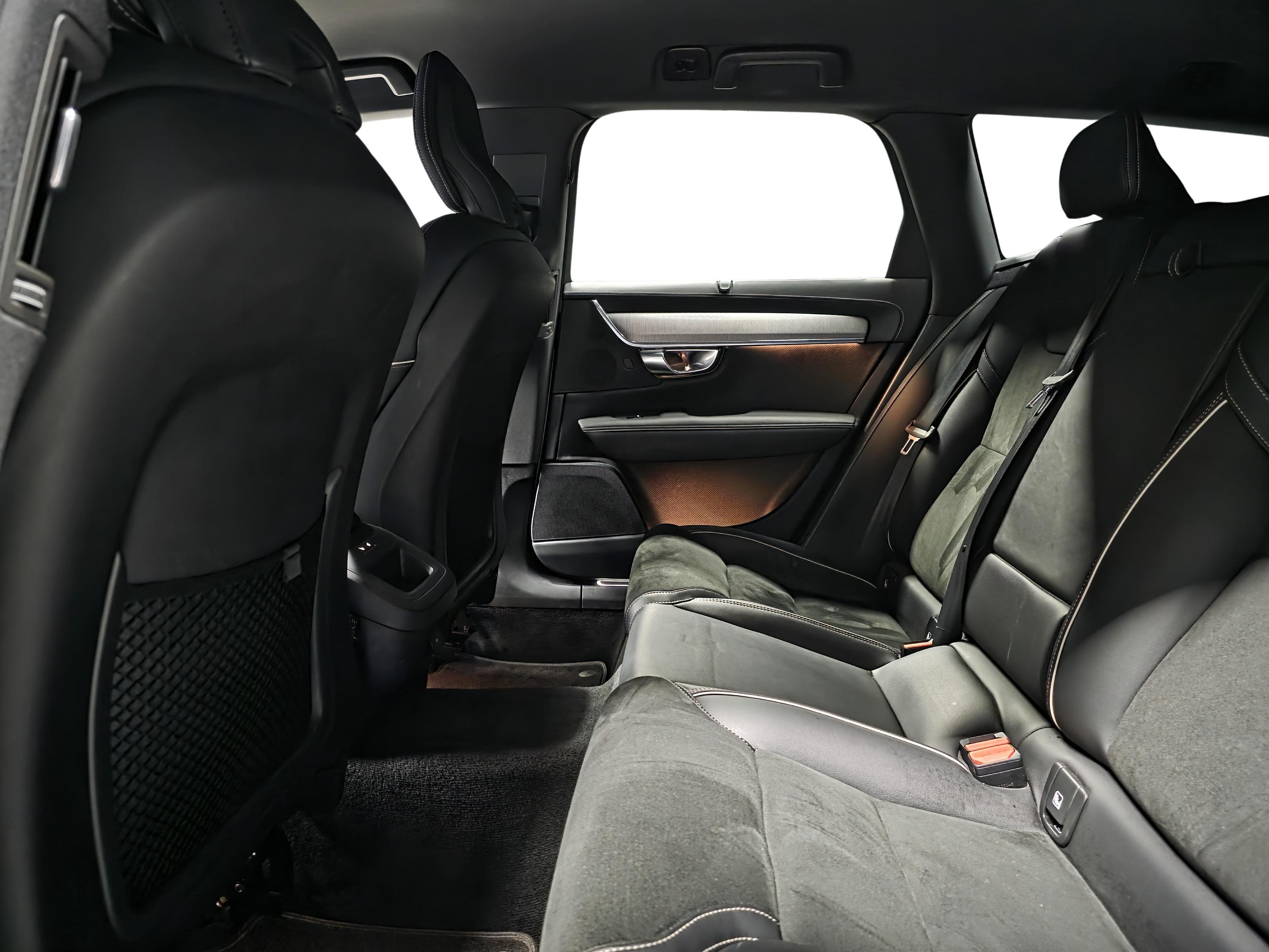 Volvo V90 9