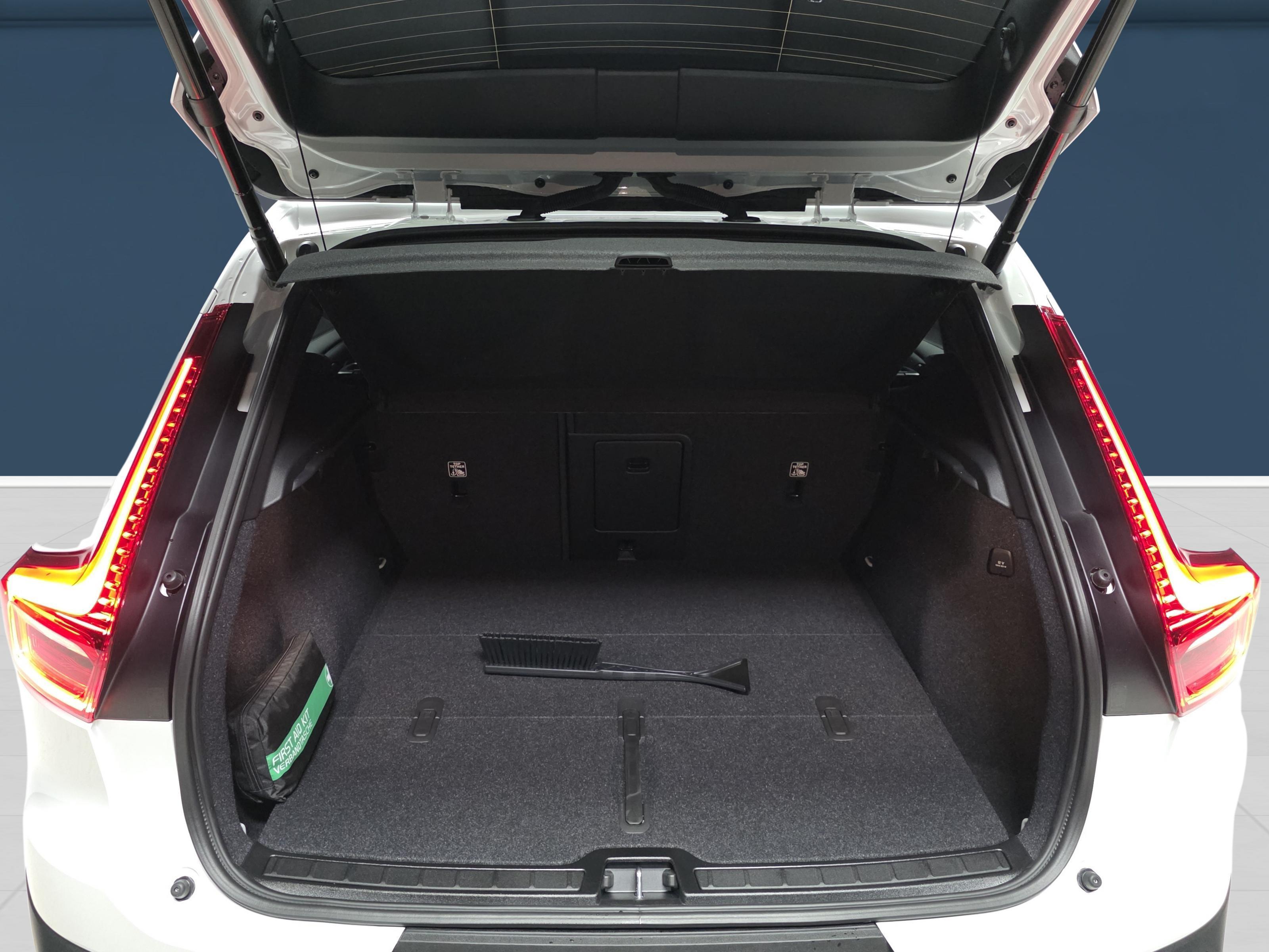 Volvo XC40 11