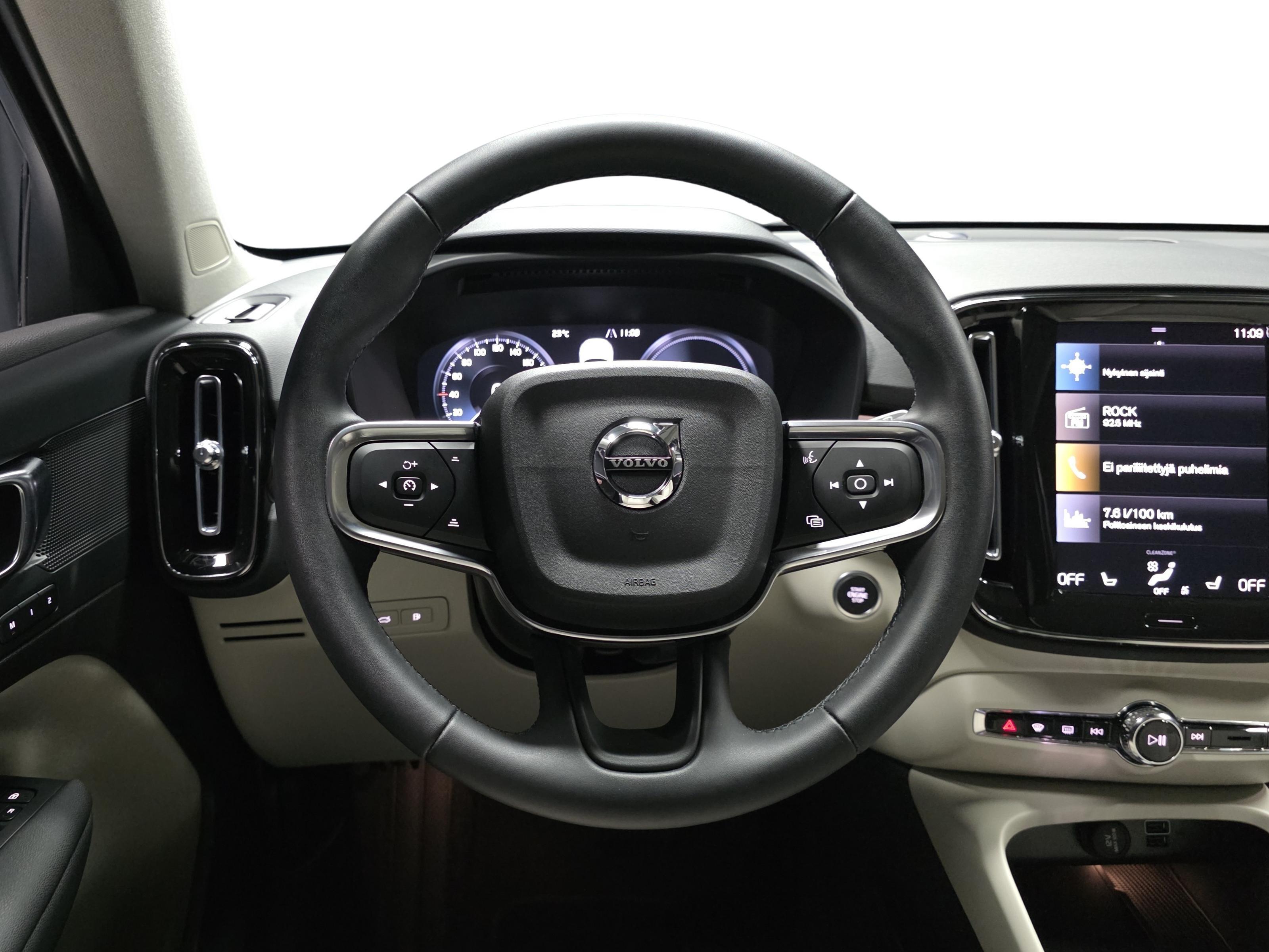 Volvo XC40 10