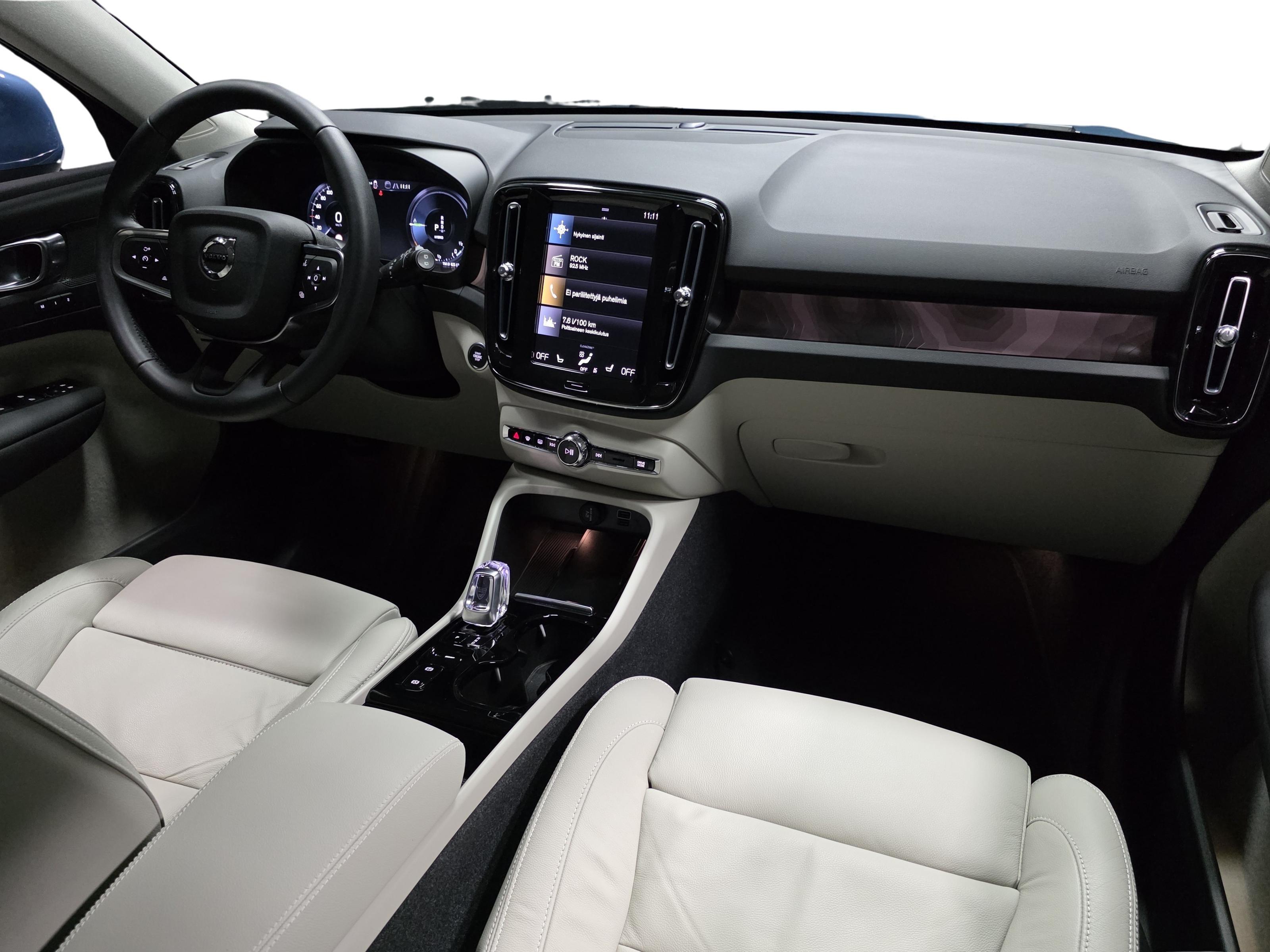 Volvo XC40 17