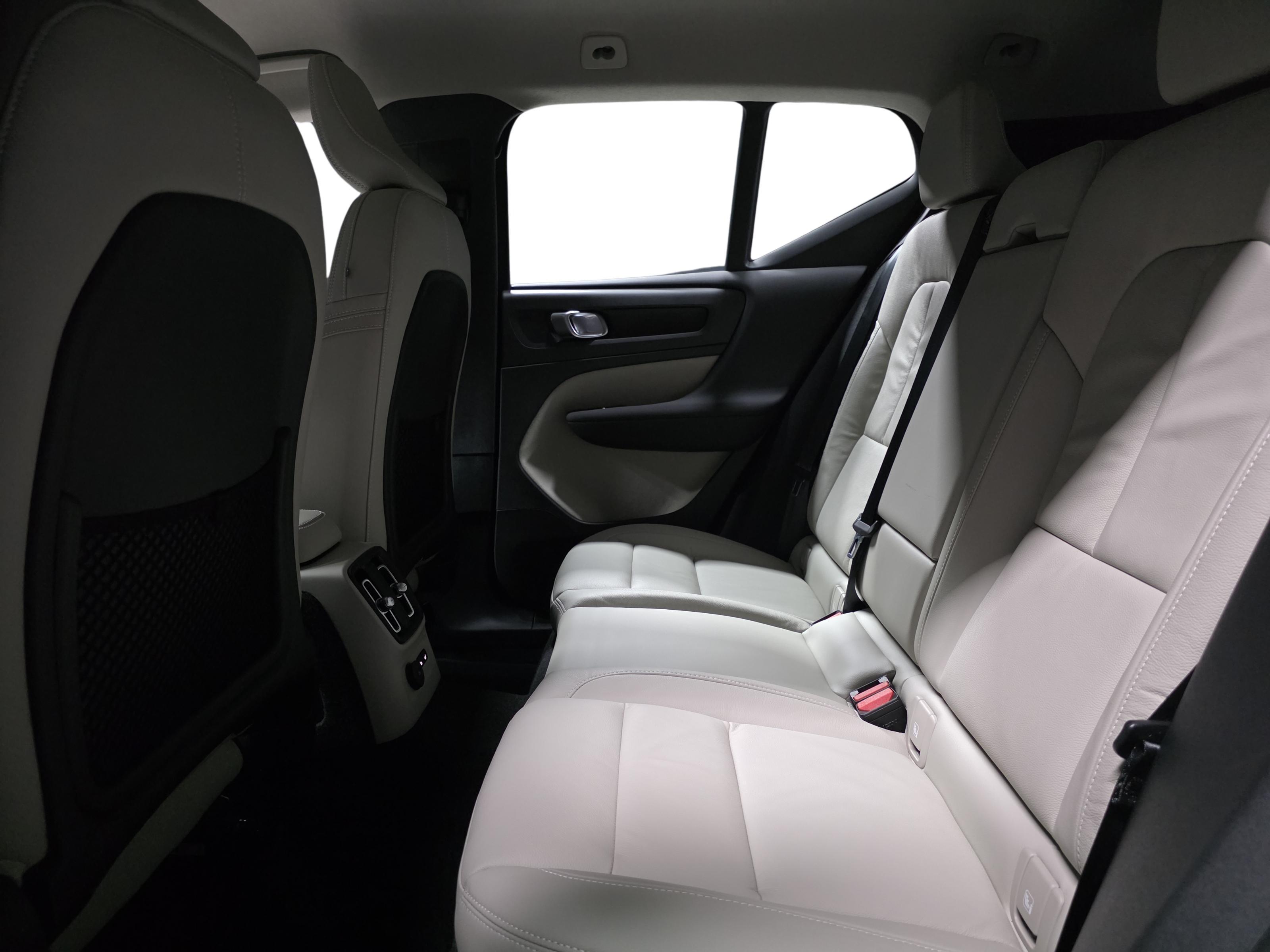 Volvo XC40 9