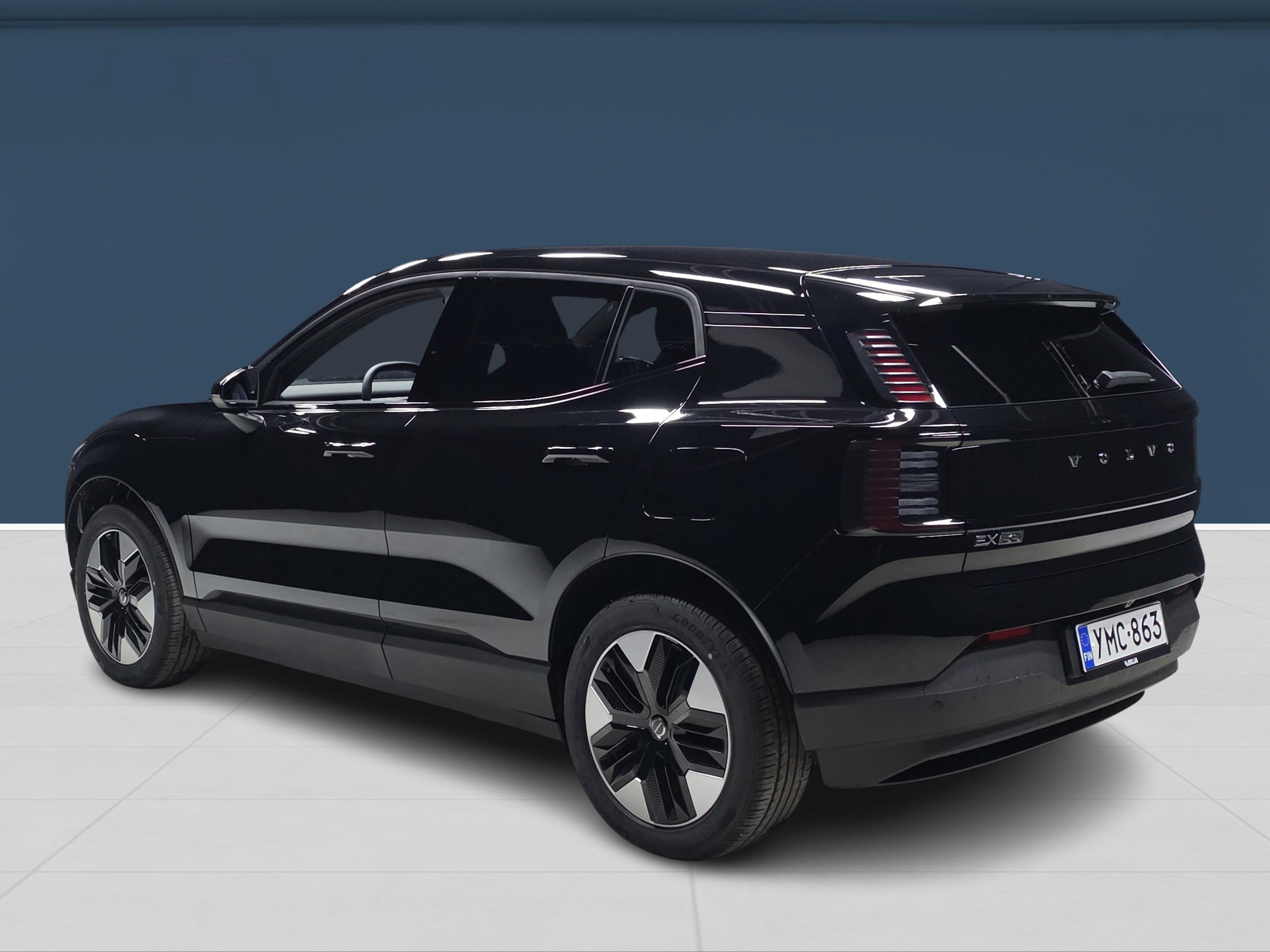 Volvo EX30 6