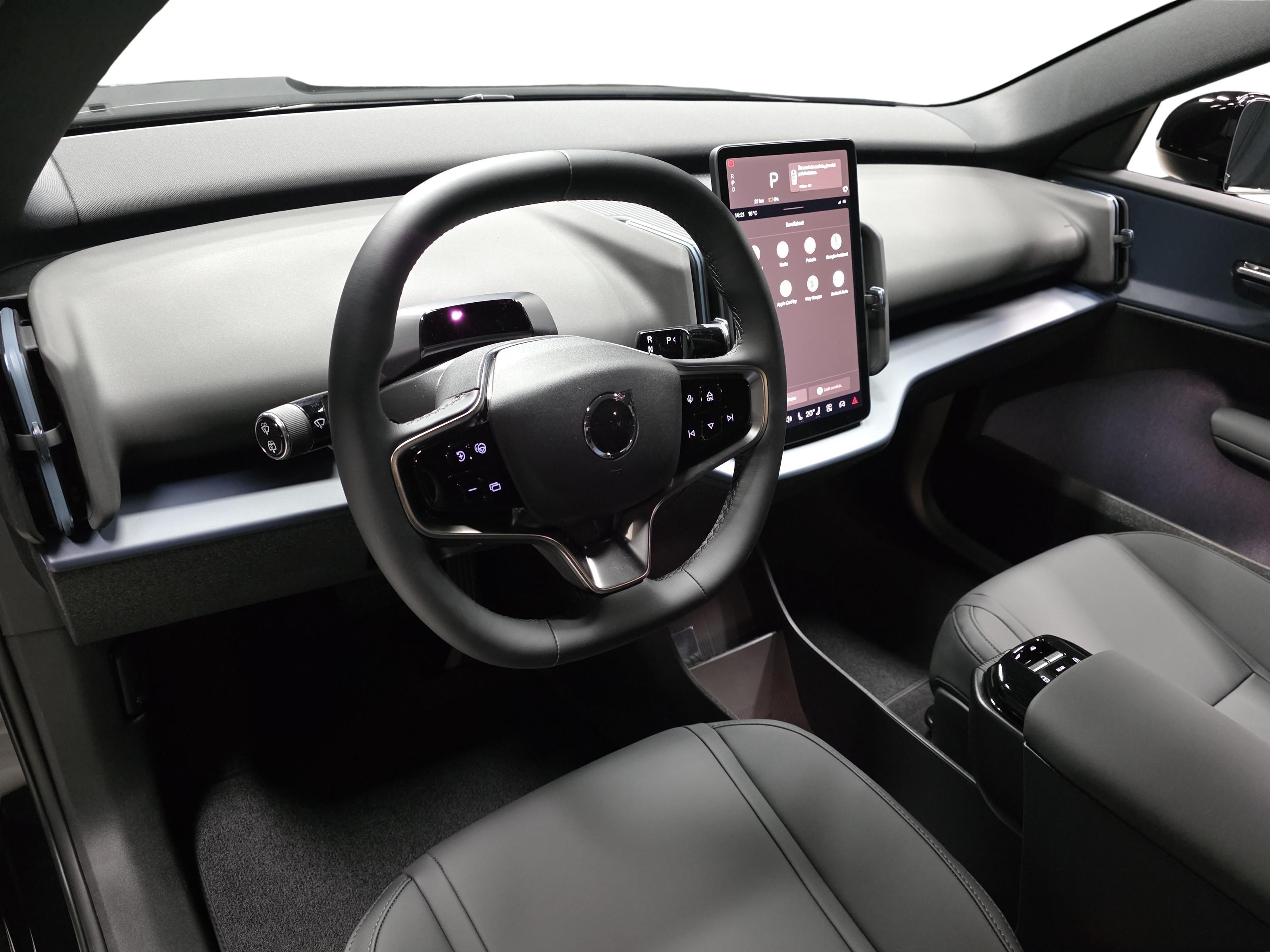 Volvo EX30 8