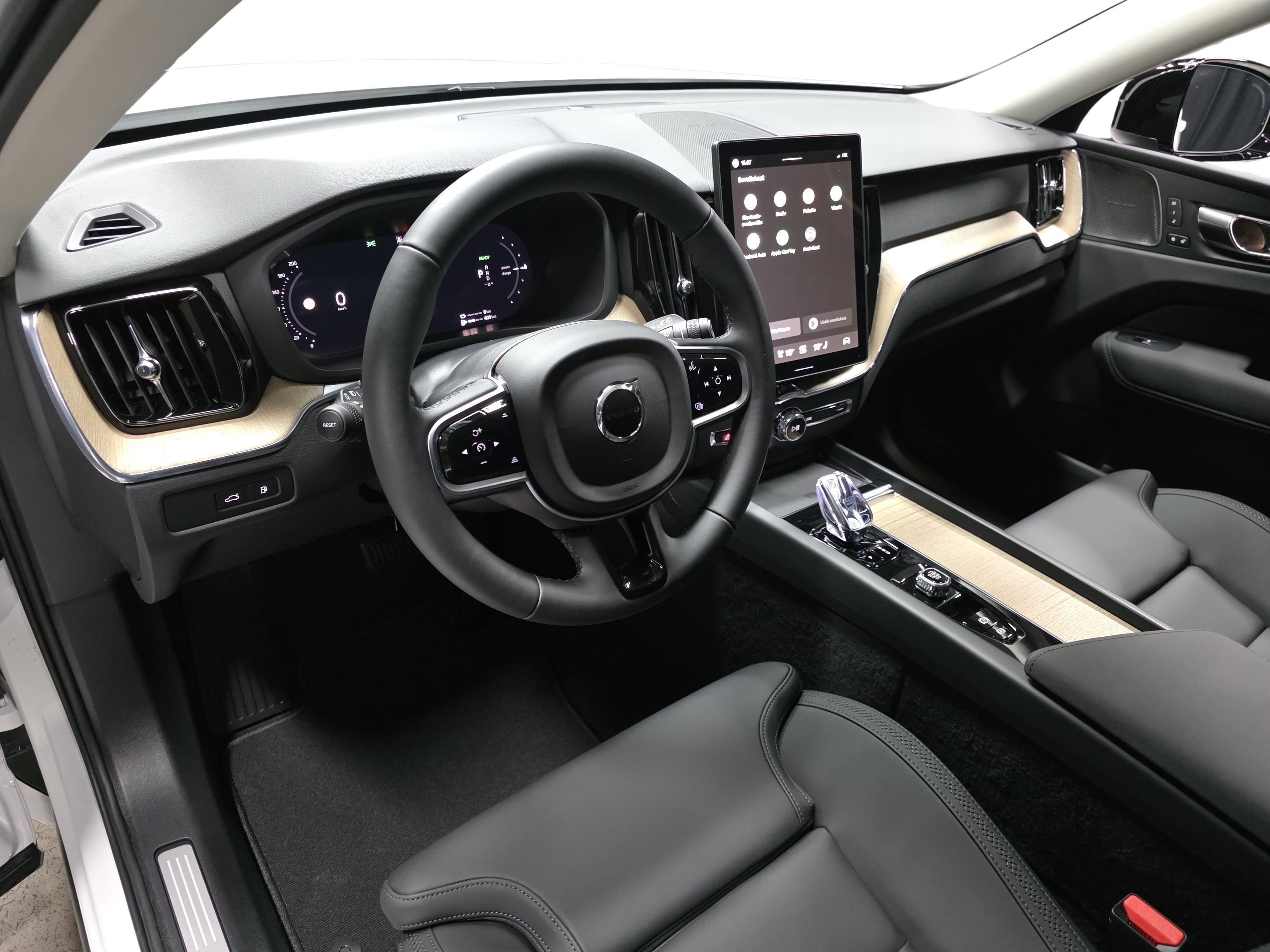 Volvo XC60 8
