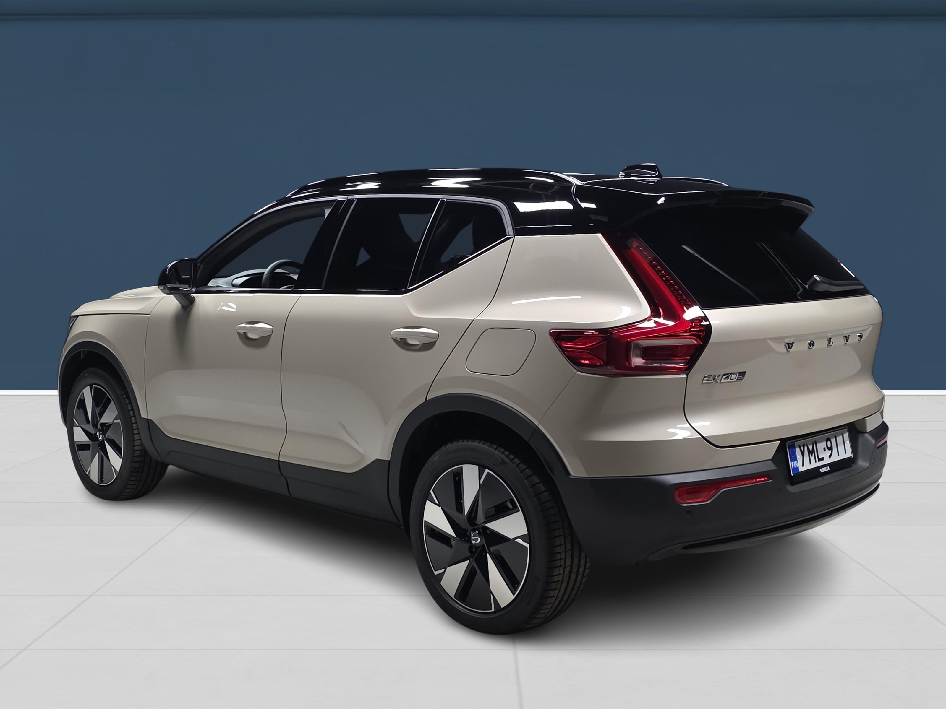 Volvo EX40 6