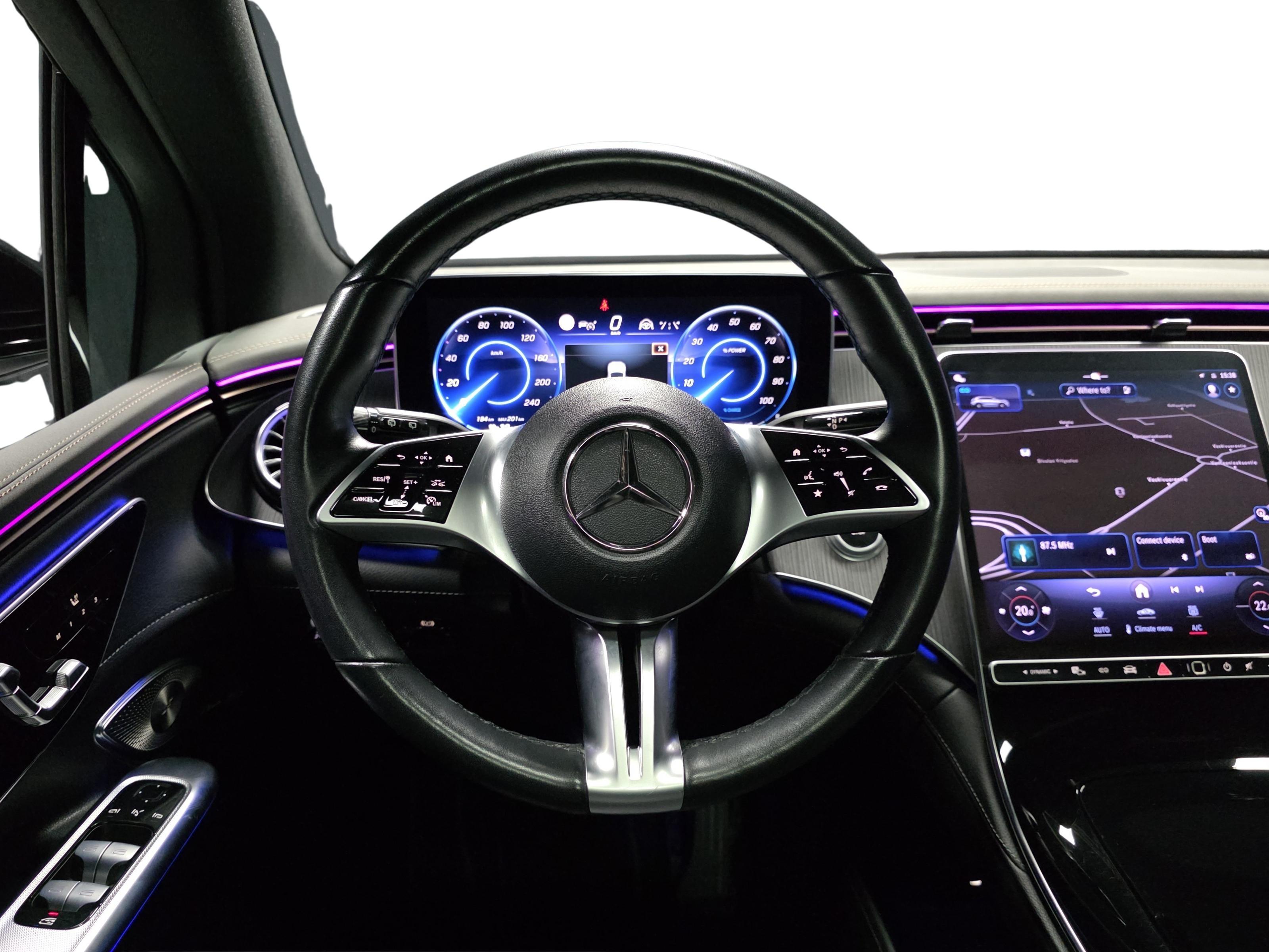 Mercedes-Benz EQE SUV 10