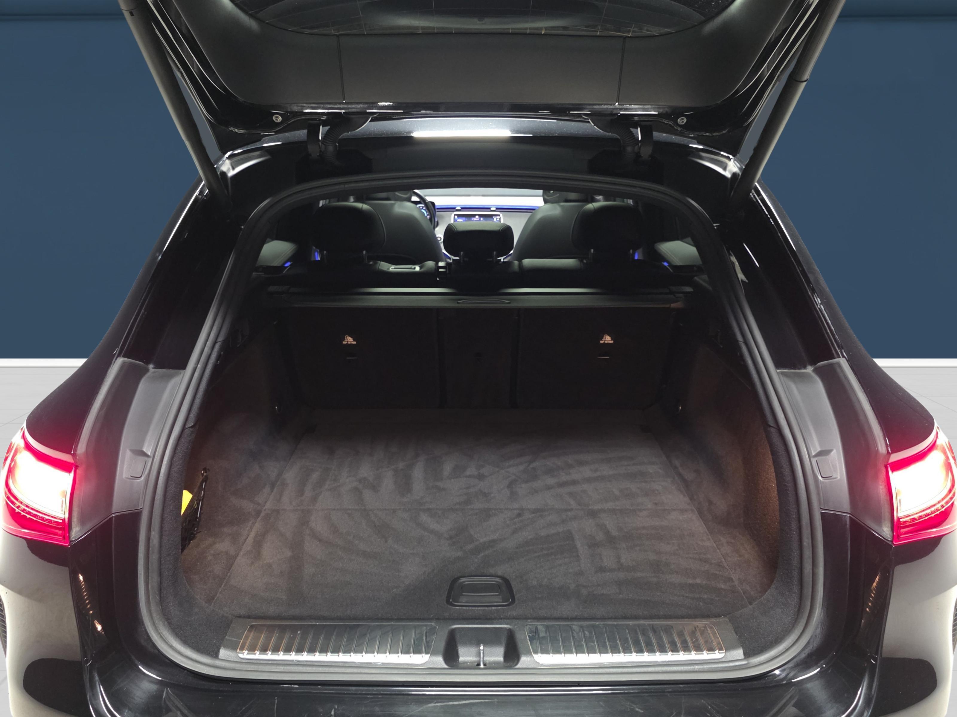 Mercedes-Benz EQE SUV 11