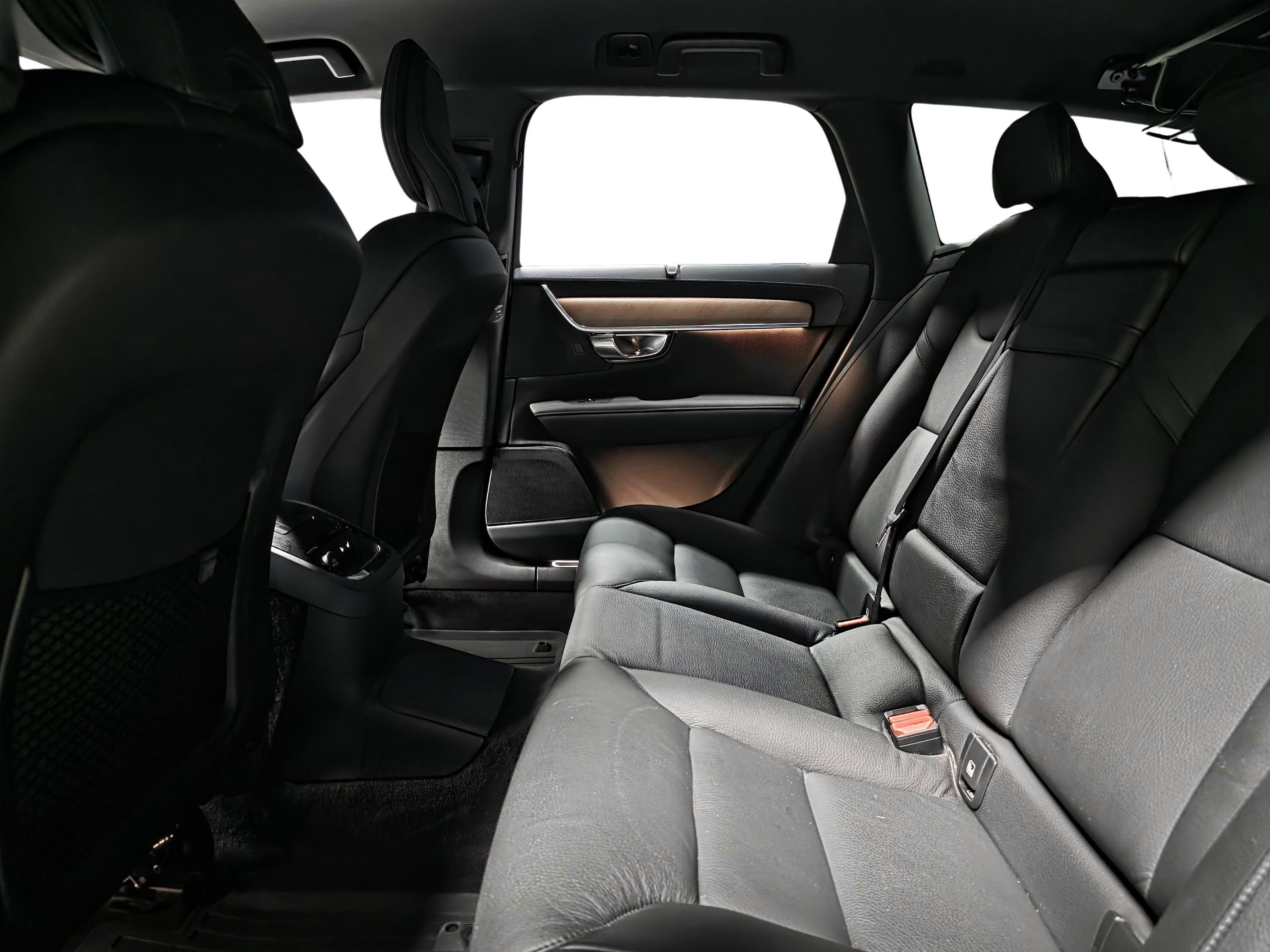 Volvo V90 9