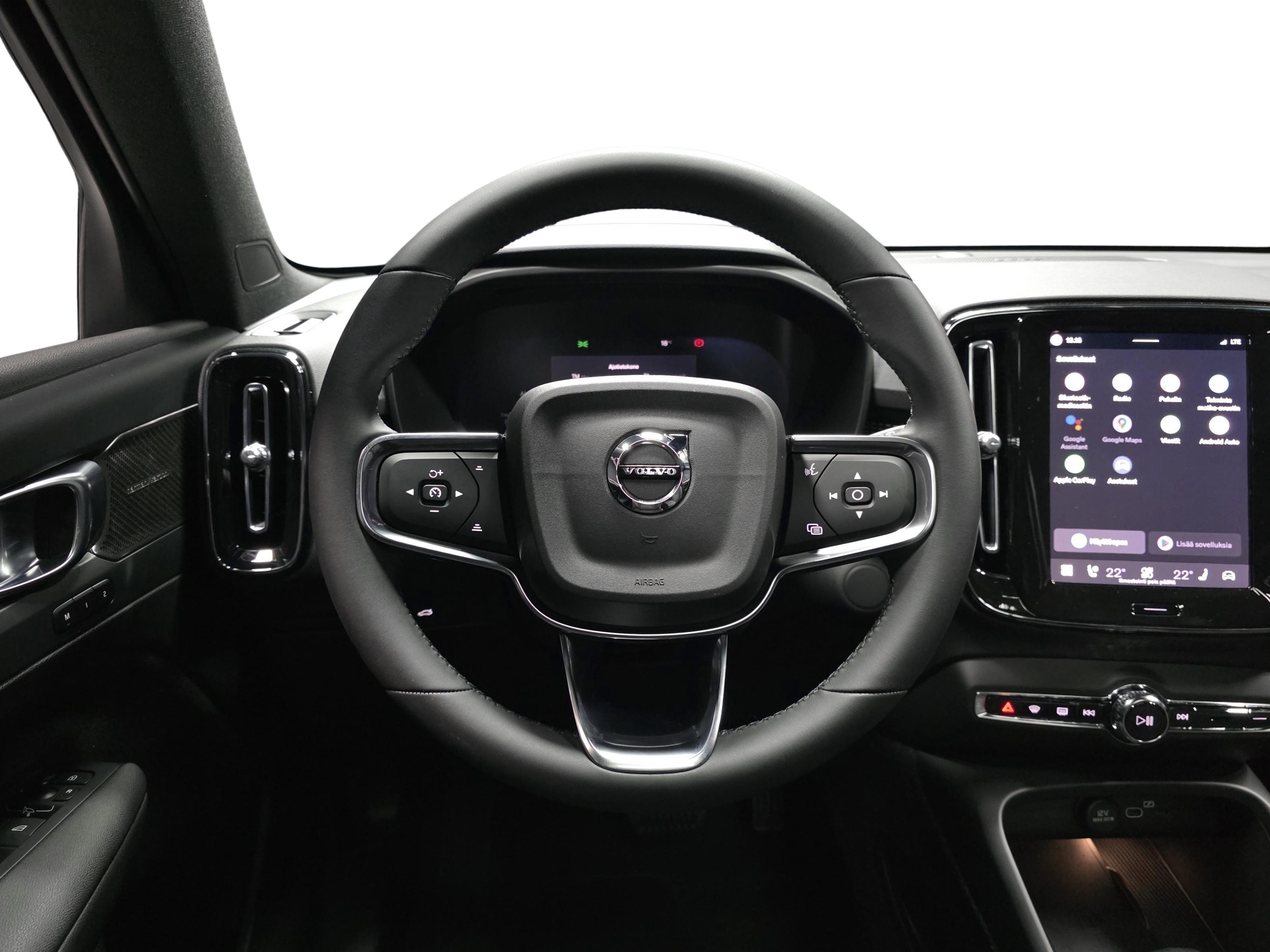 Volvo EX40 10