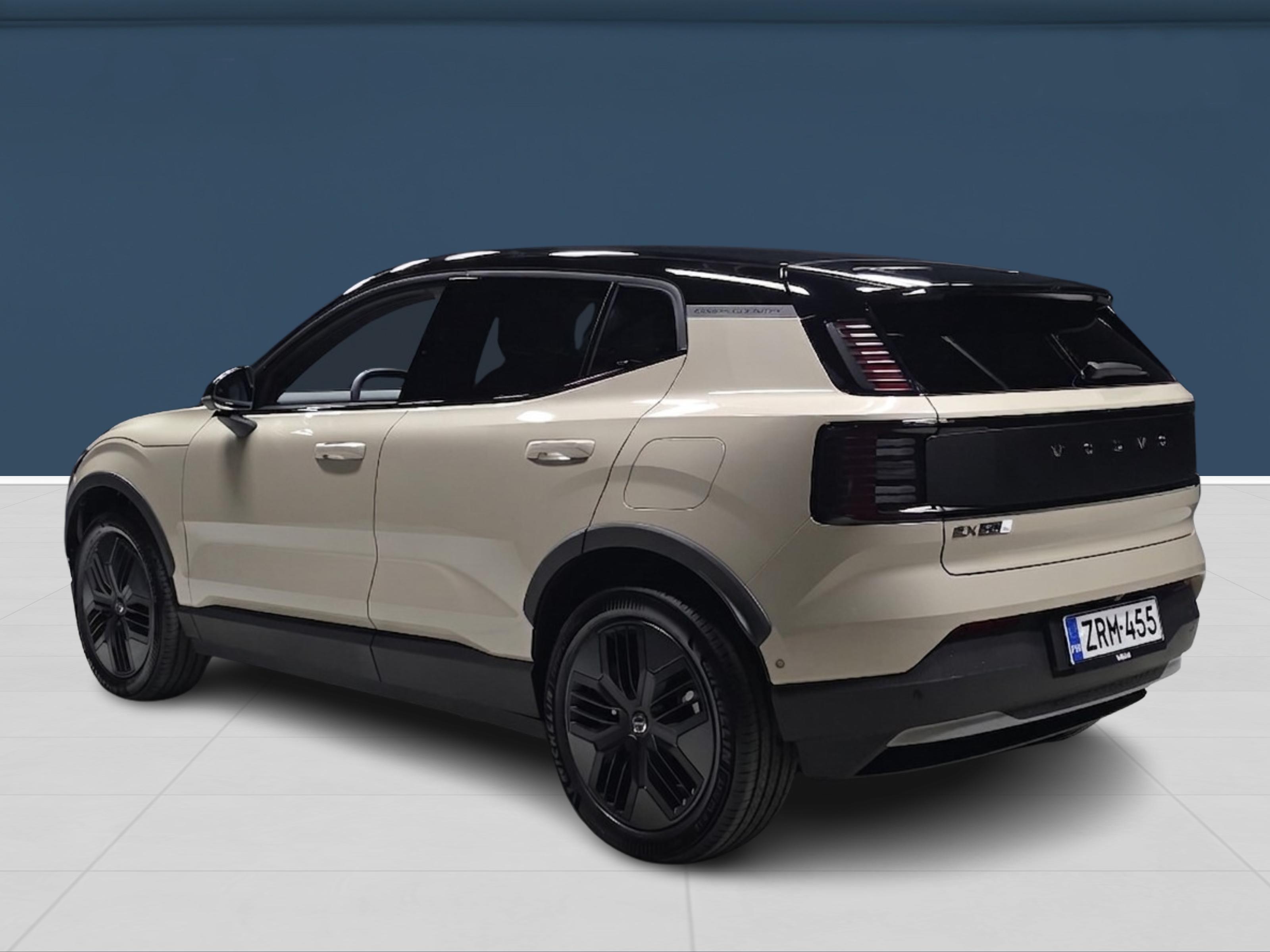 Volvo EX30 Cross Country 6
