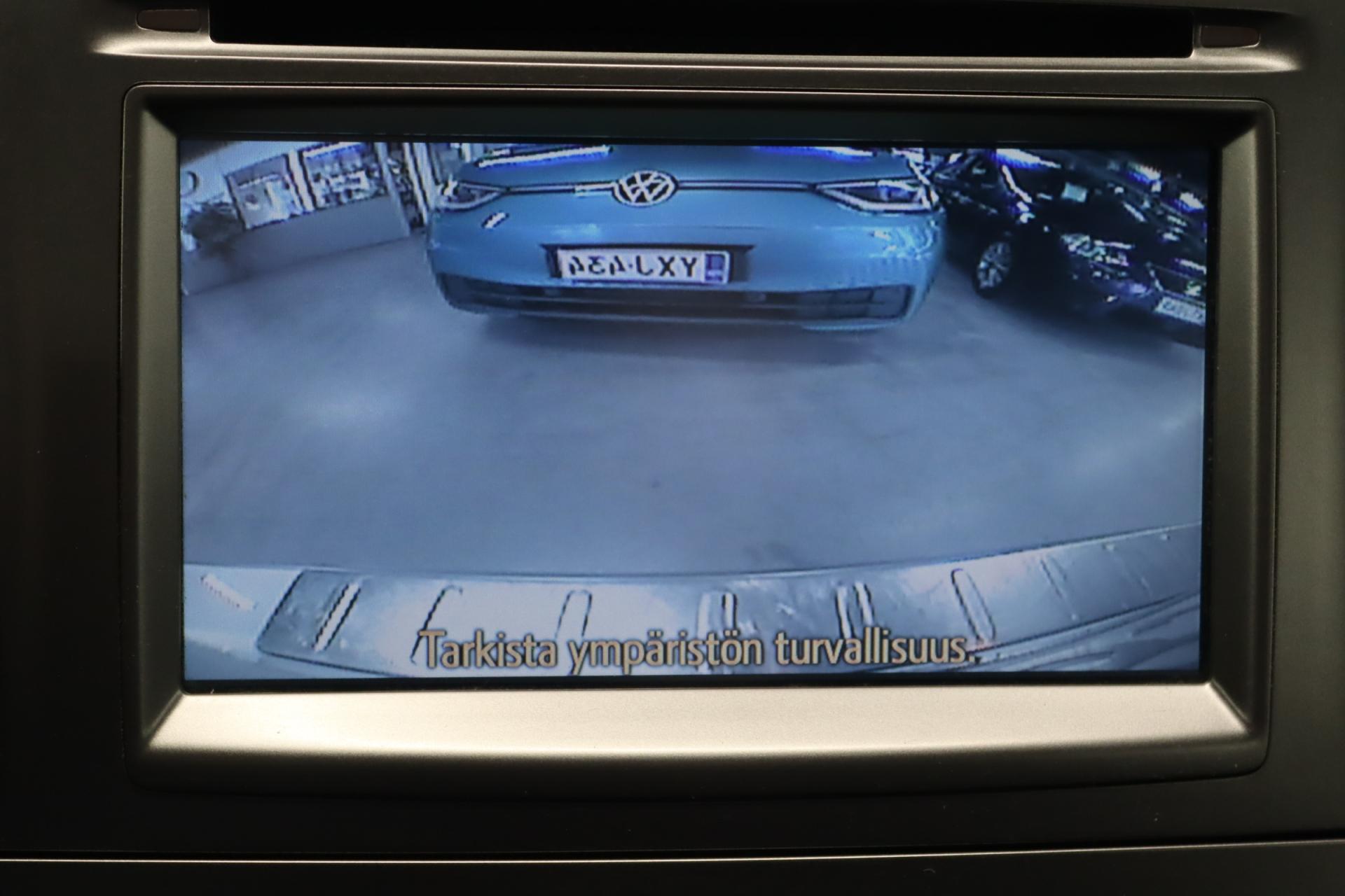 TOYOTA Avensis 2015