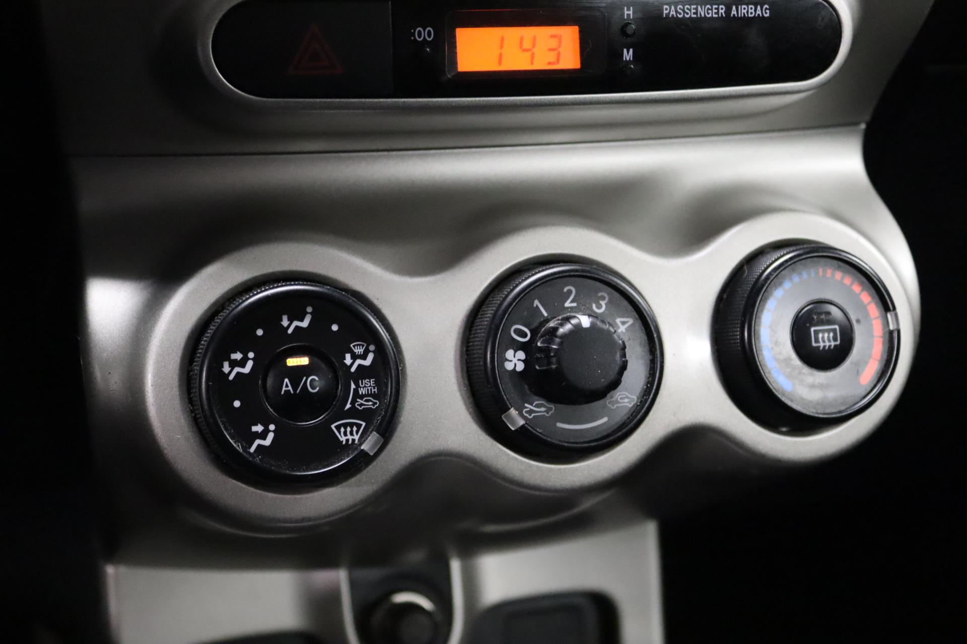 TOYOTA Urban Cruiser 2009