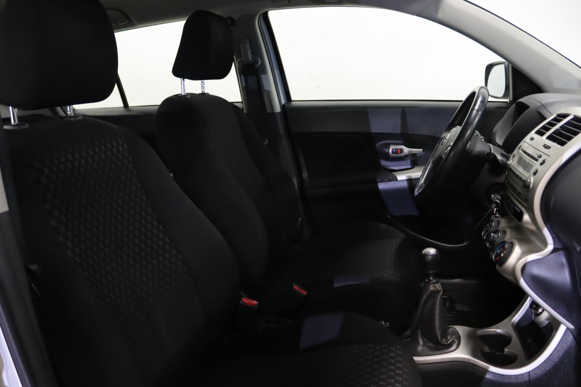 TOYOTA Urban Cruiser 2009