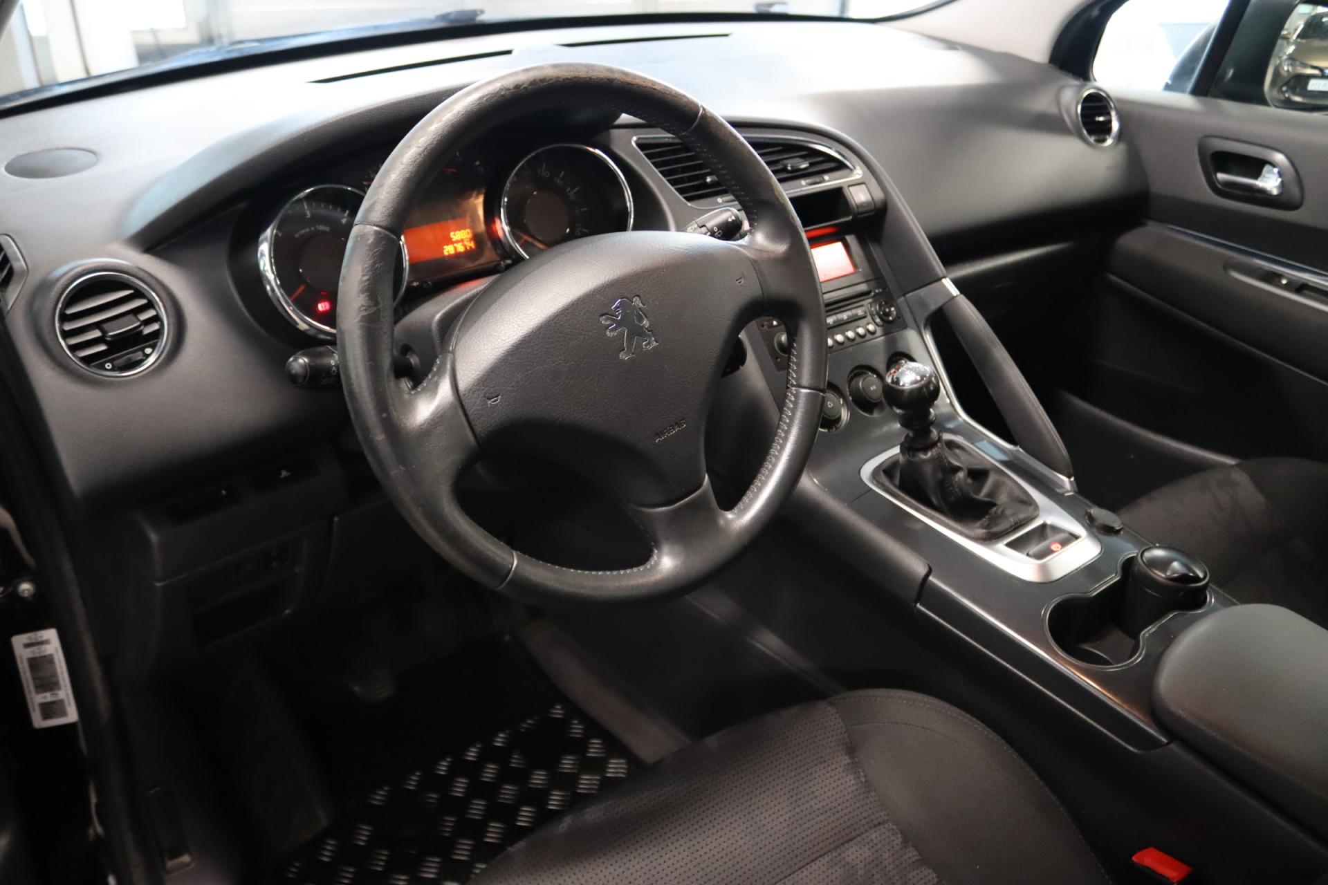 PEUGEOT 3008 2011