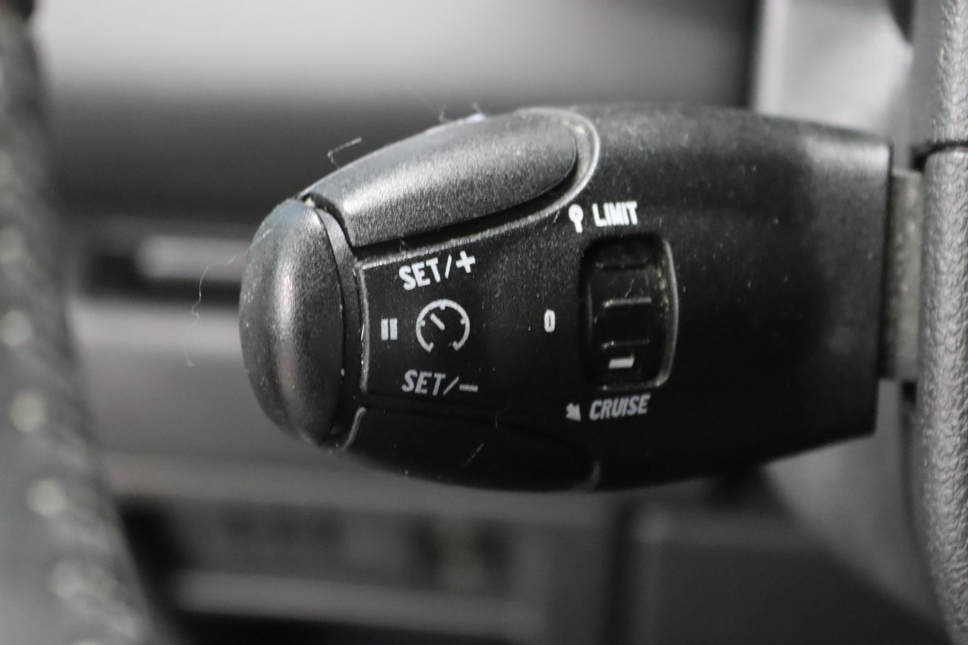 PEUGEOT 3008 2011