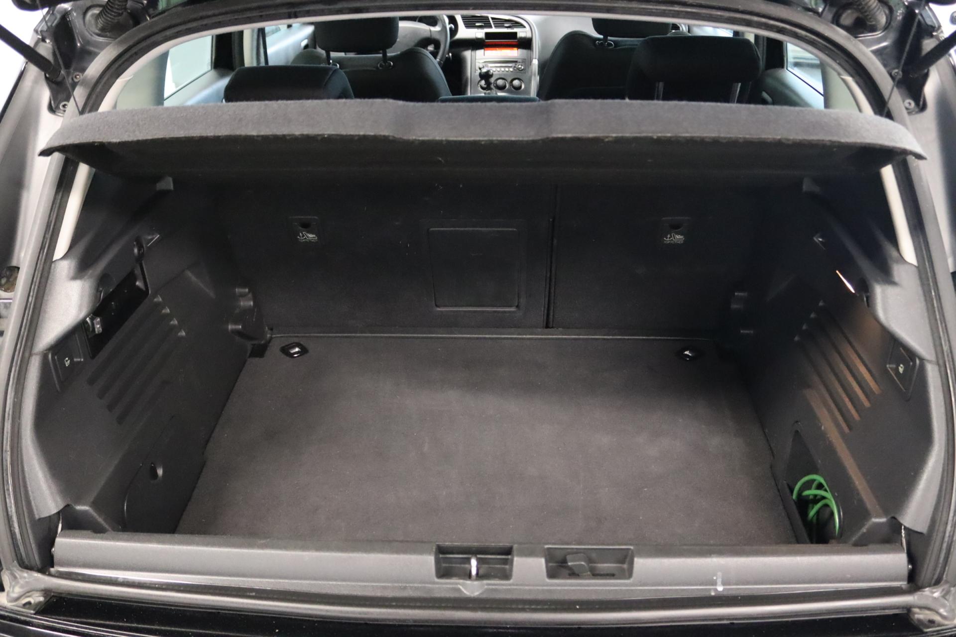 PEUGEOT 3008 2011