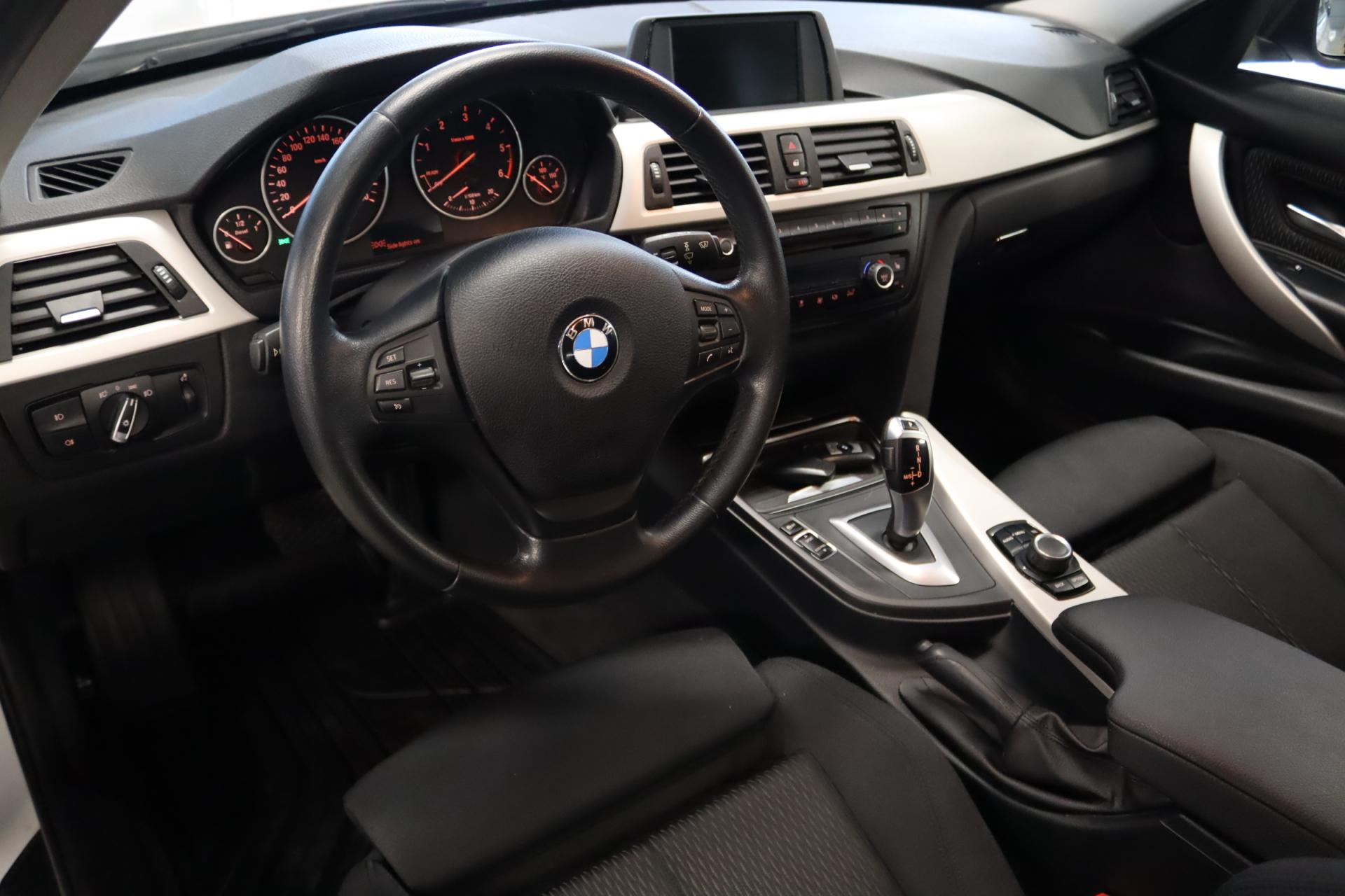 BMW 318 2013