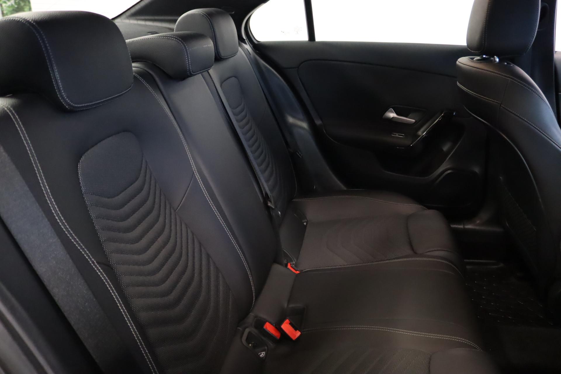 MERCEDES-BENZ A 2020