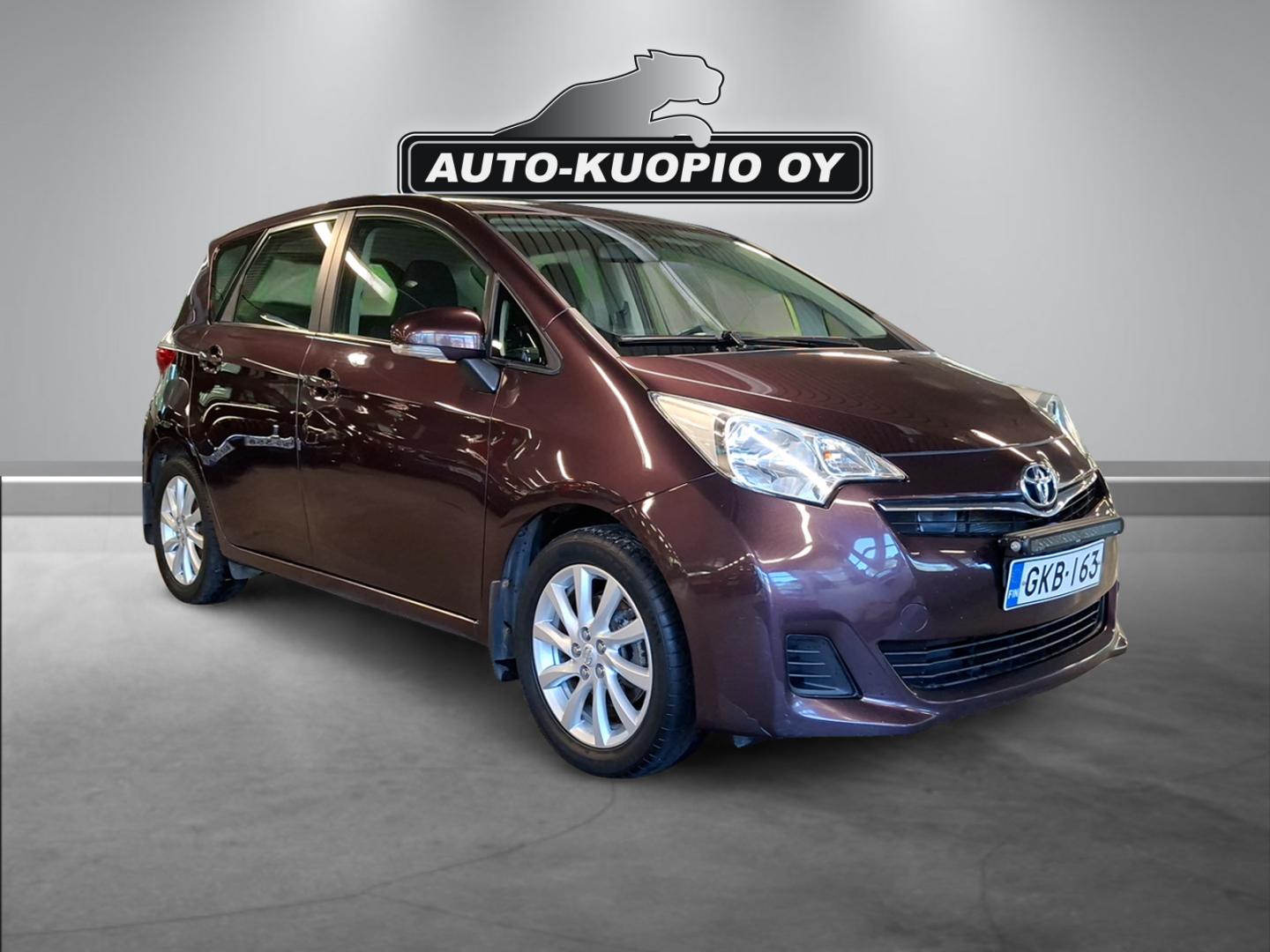 TOYOTA Verso-S 2013