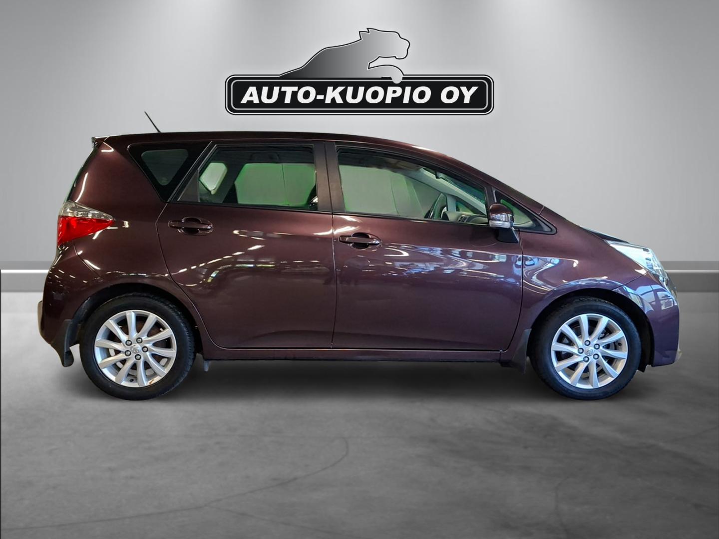 TOYOTA Verso-S 2013