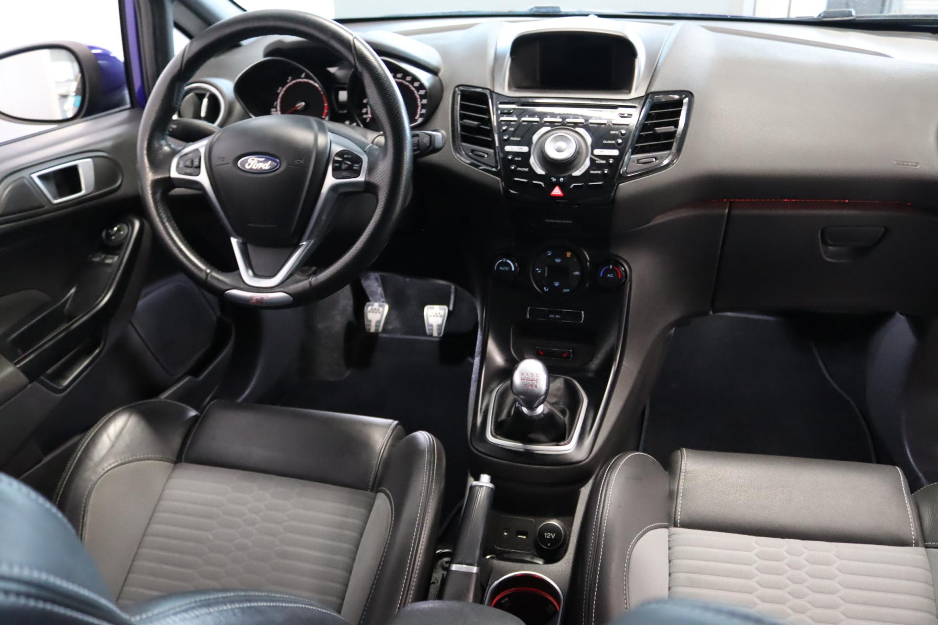 FORD Fiesta 2015