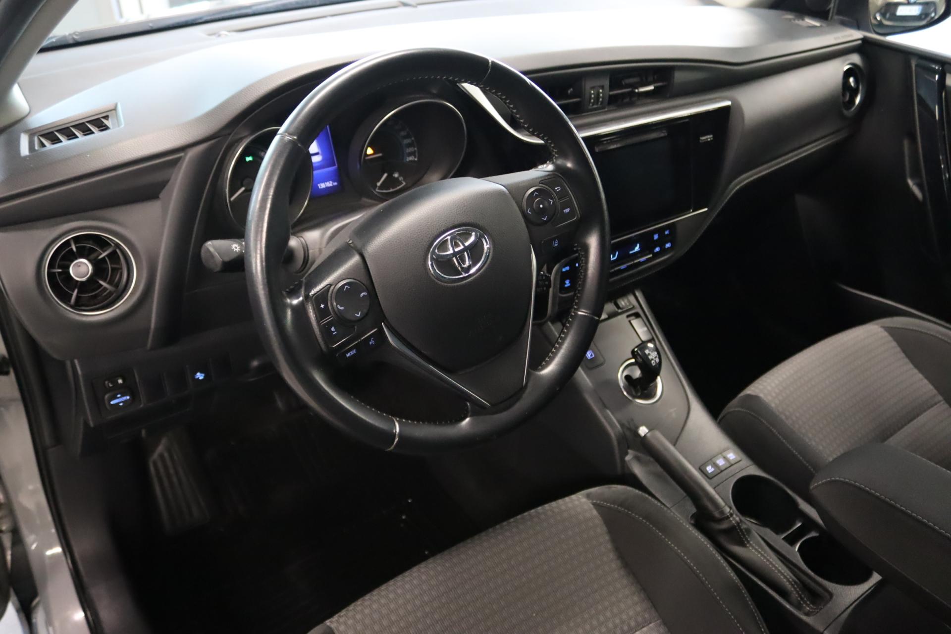 TOYOTA Auris 2018