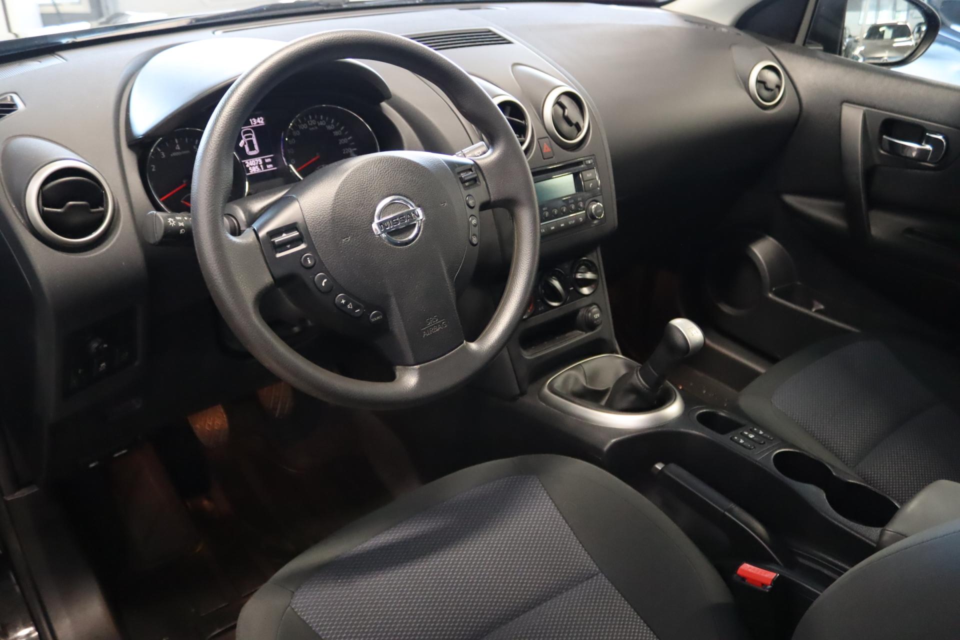 NISSAN Qashqai 2012