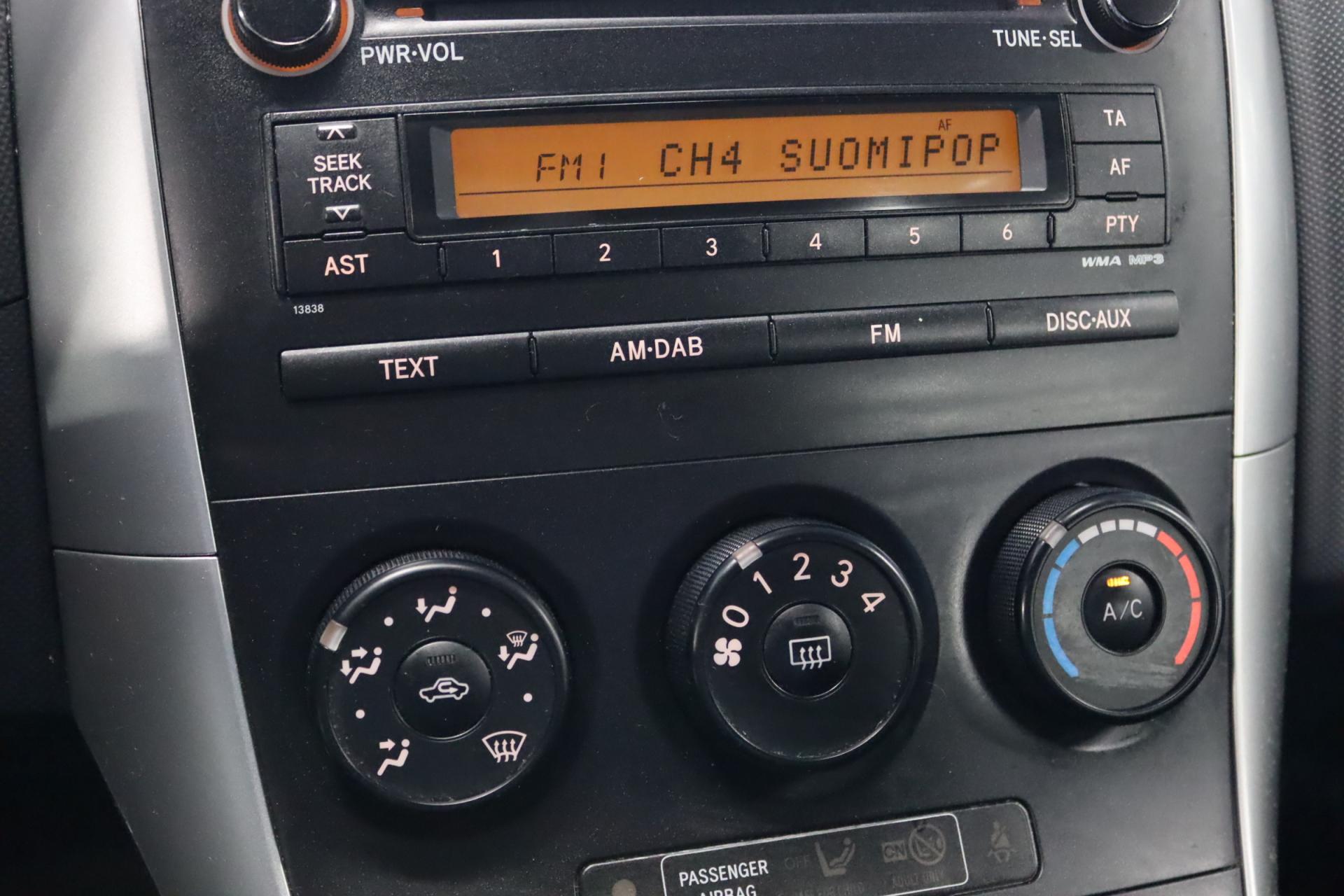 TOYOTA Auris 2011