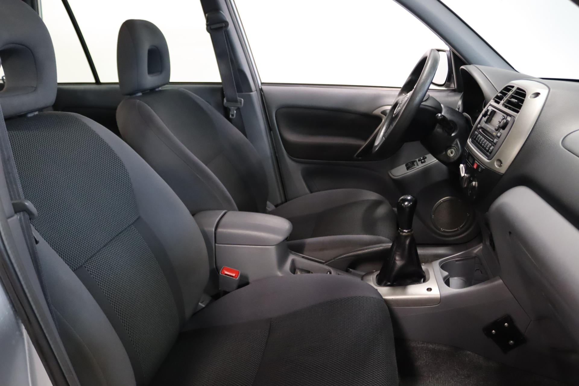 TOYOTA RAV4 2001