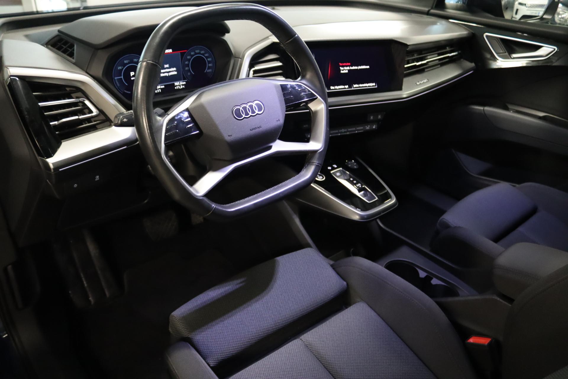 AUDI Q4 e-tron 2022