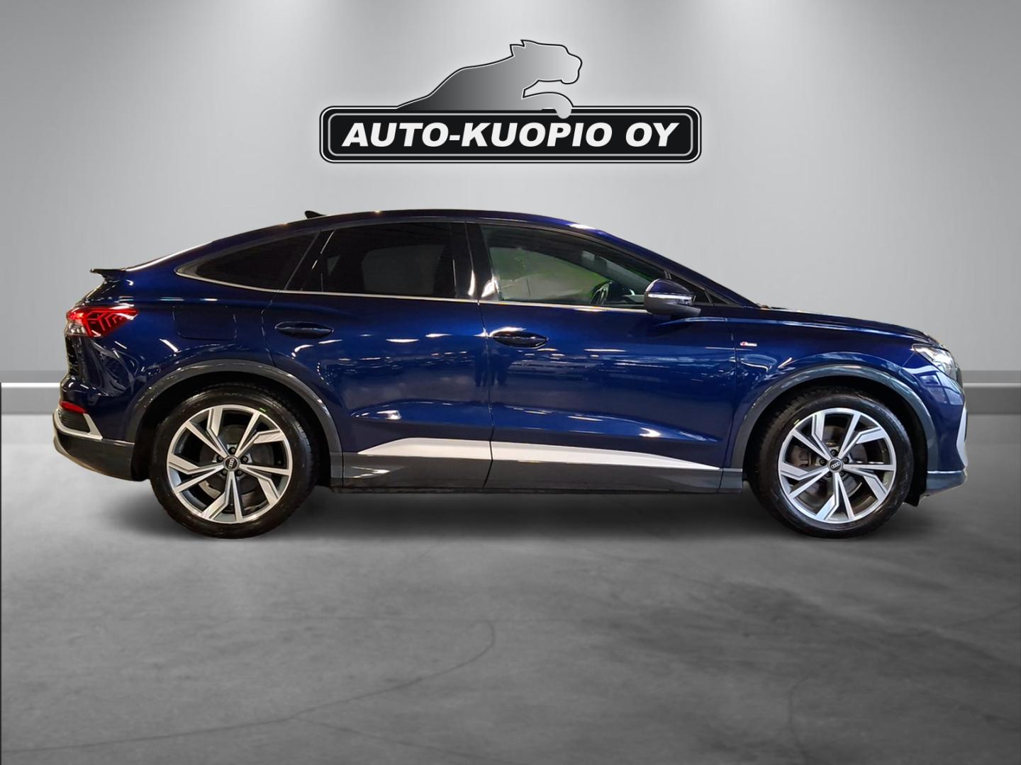 AUDI Q4 e-tron 2022