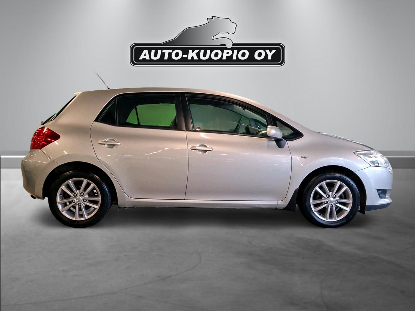 TOYOTA Auris 2010