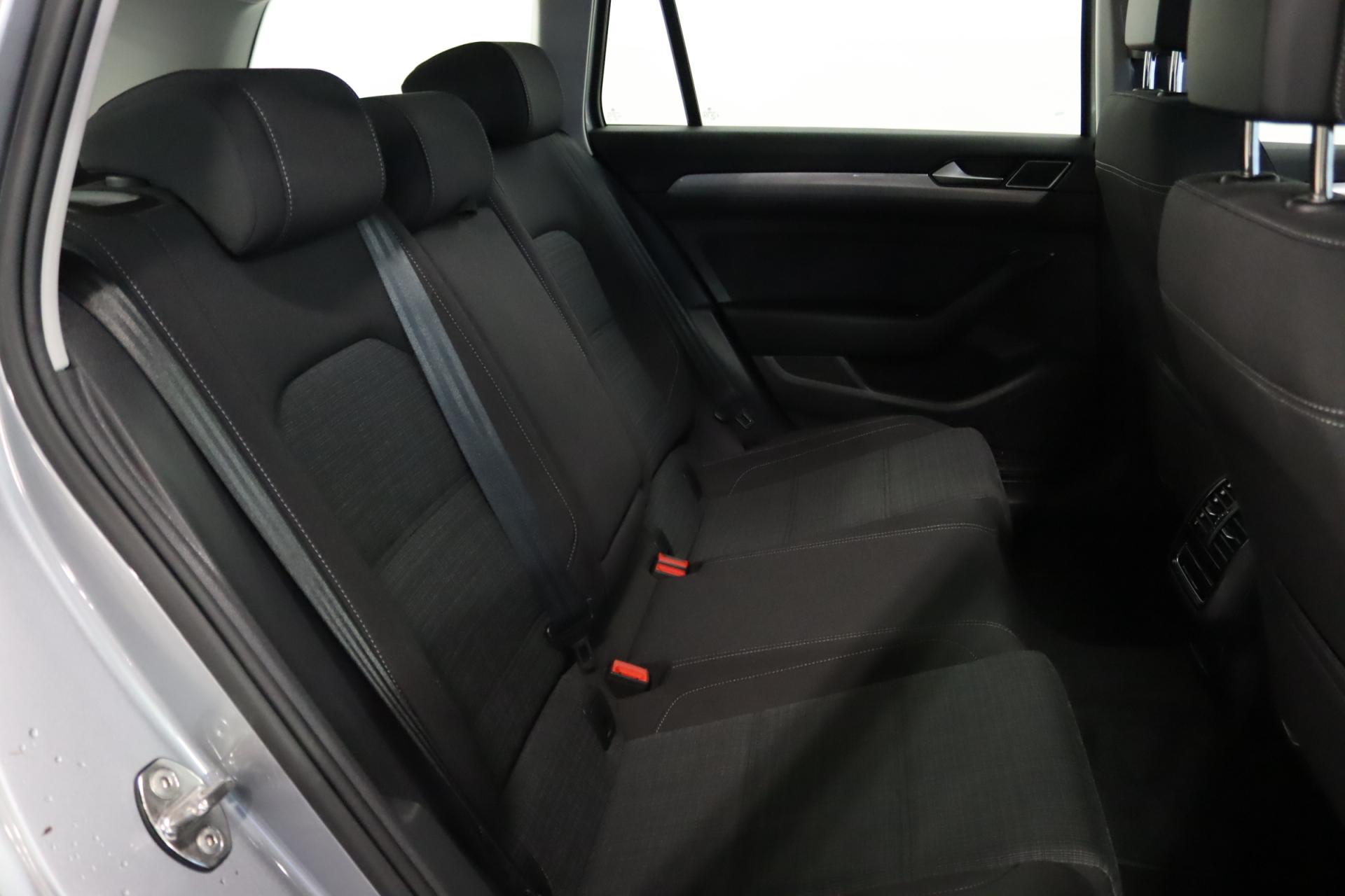 VOLKSWAGEN Passat 2022