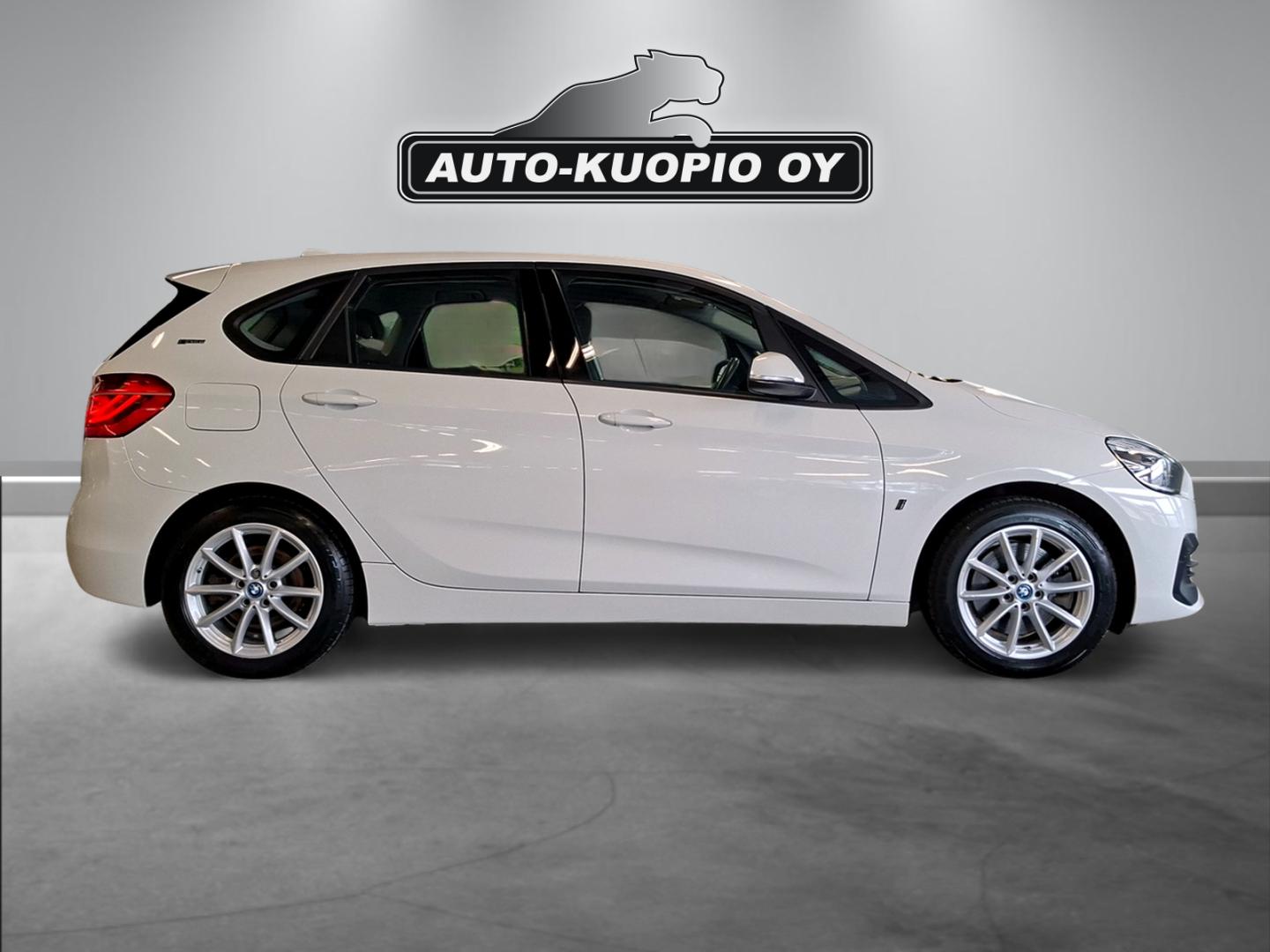 BMW 225 2019