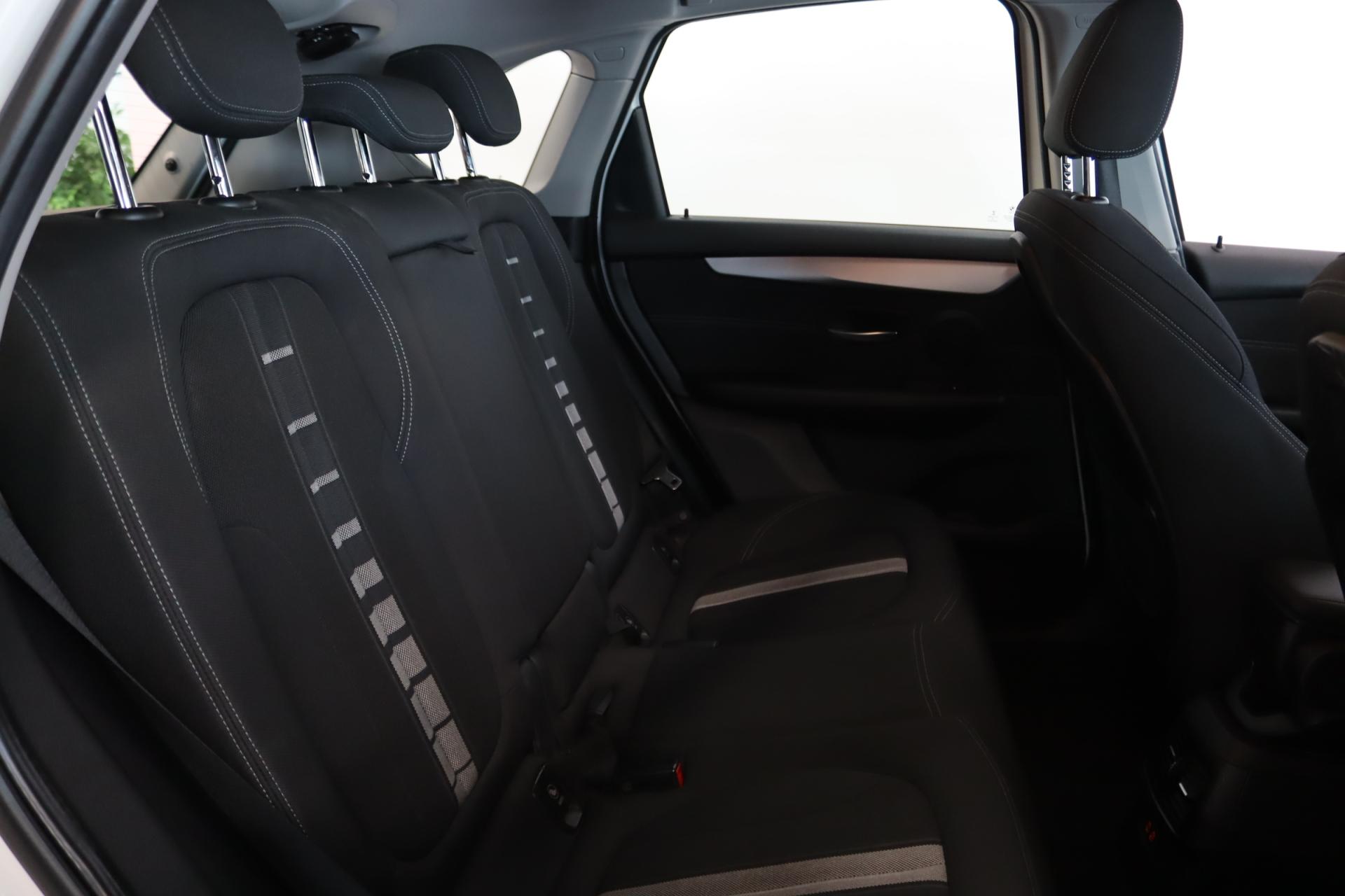 BMW 225 2019
