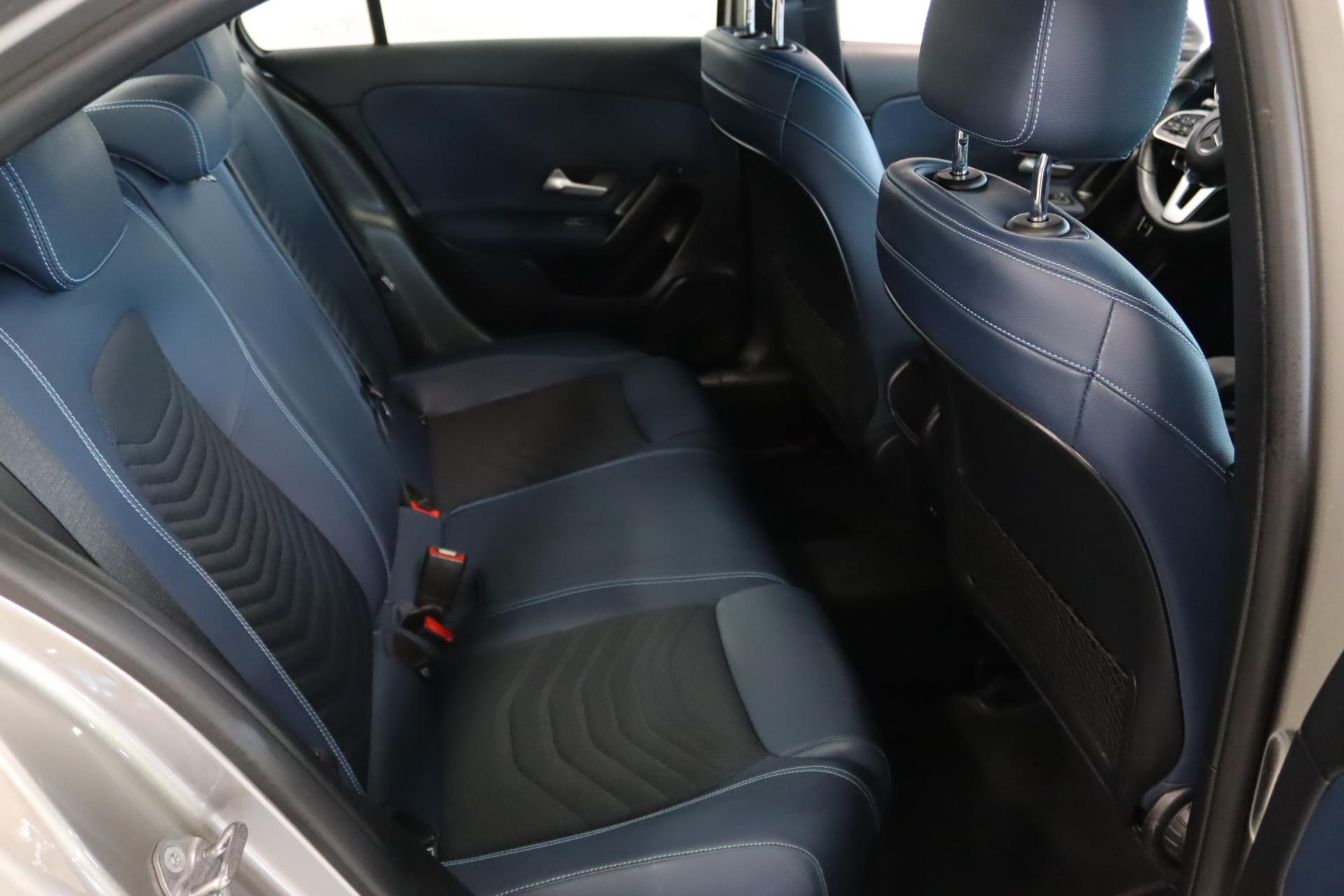 MERCEDES-BENZ A 2020